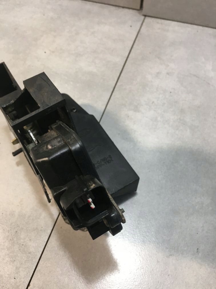 lock door left rear part KIA RIO and 1.3