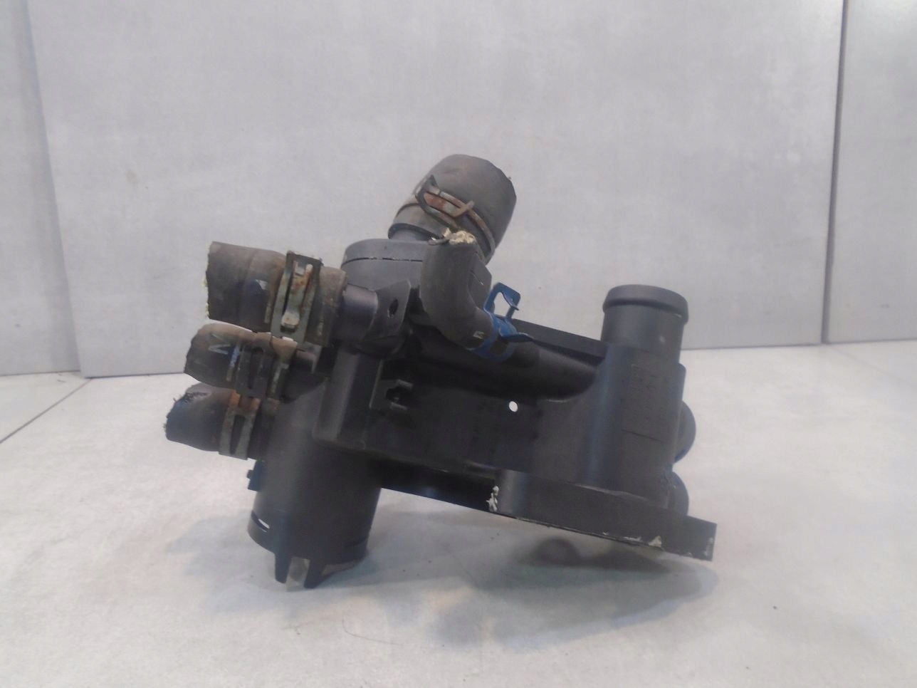 csomag TERMOSTATU VW LUPO 1.0 8V 032121111