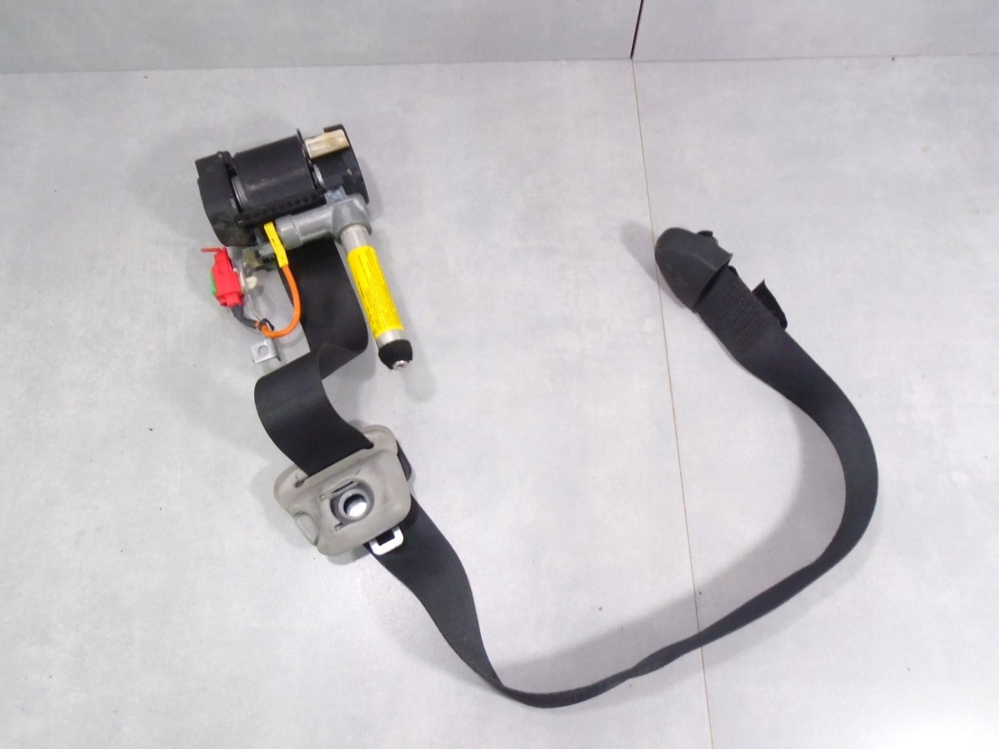 tension belt right front SPACE STAR LIFT MR637363