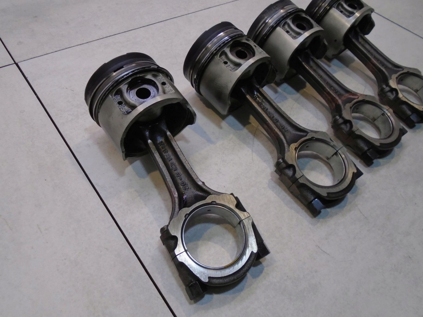 piston with connecting rod NISSAN PRIMERA P11 2.0 TD