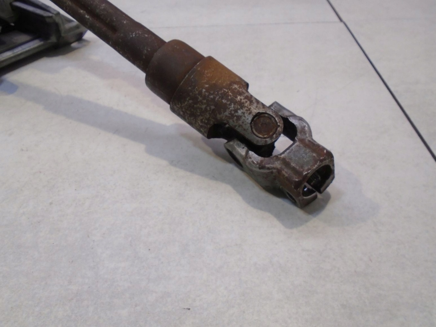 steering wheel rod FORD FOCUS MK2 4M513C529FB
