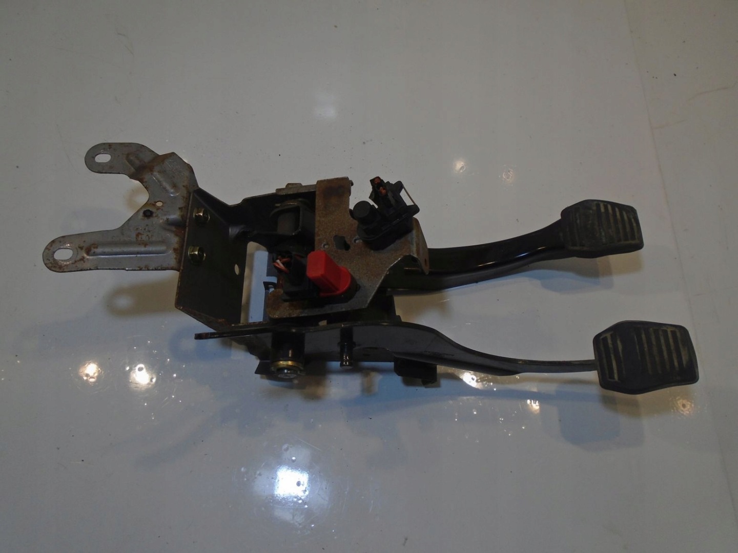 PEDAL Frein et Embrayage FORD COUGAR 97BG2455AA