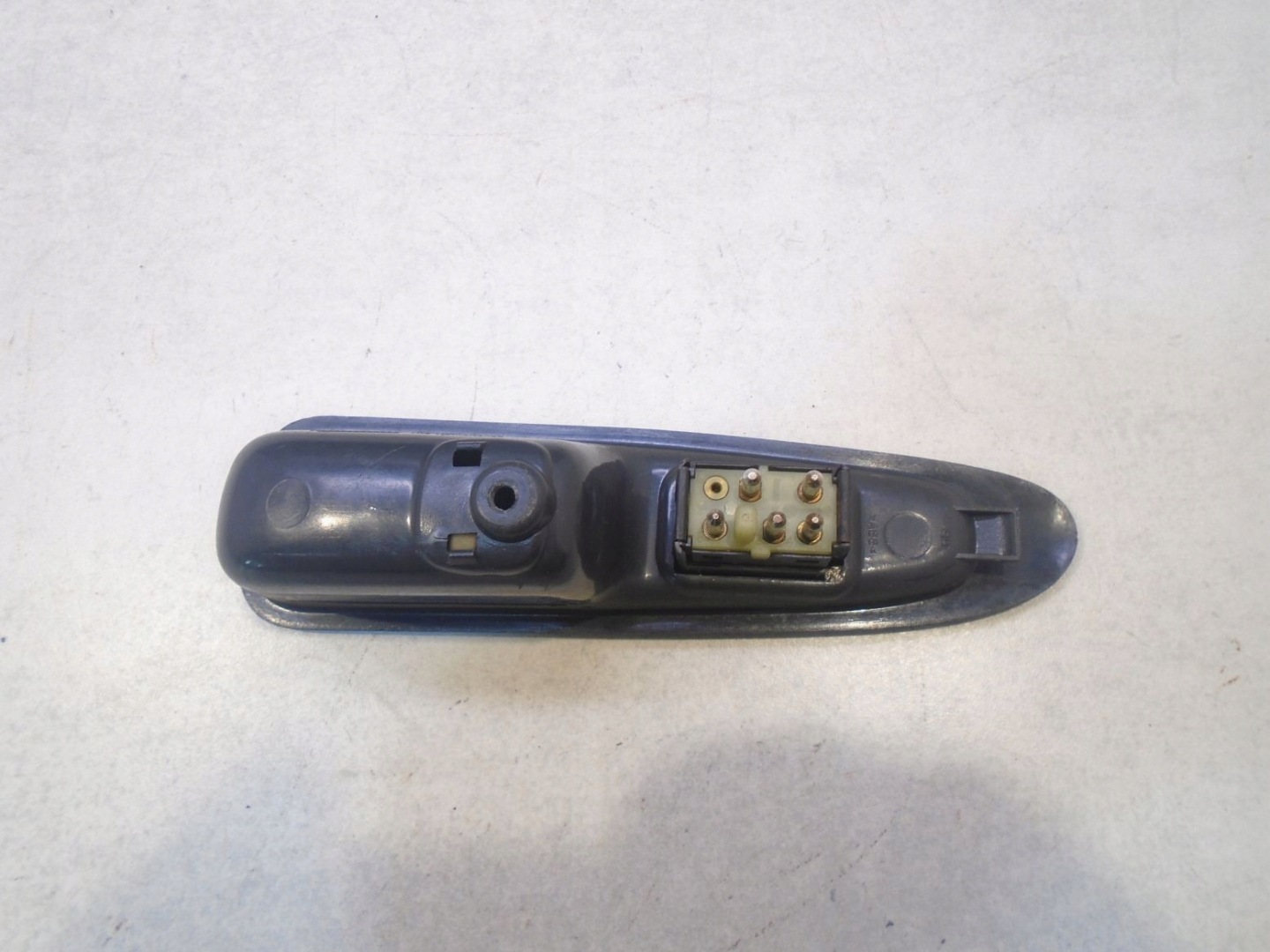 PANEL windows right front VOLVO S40 and 821425