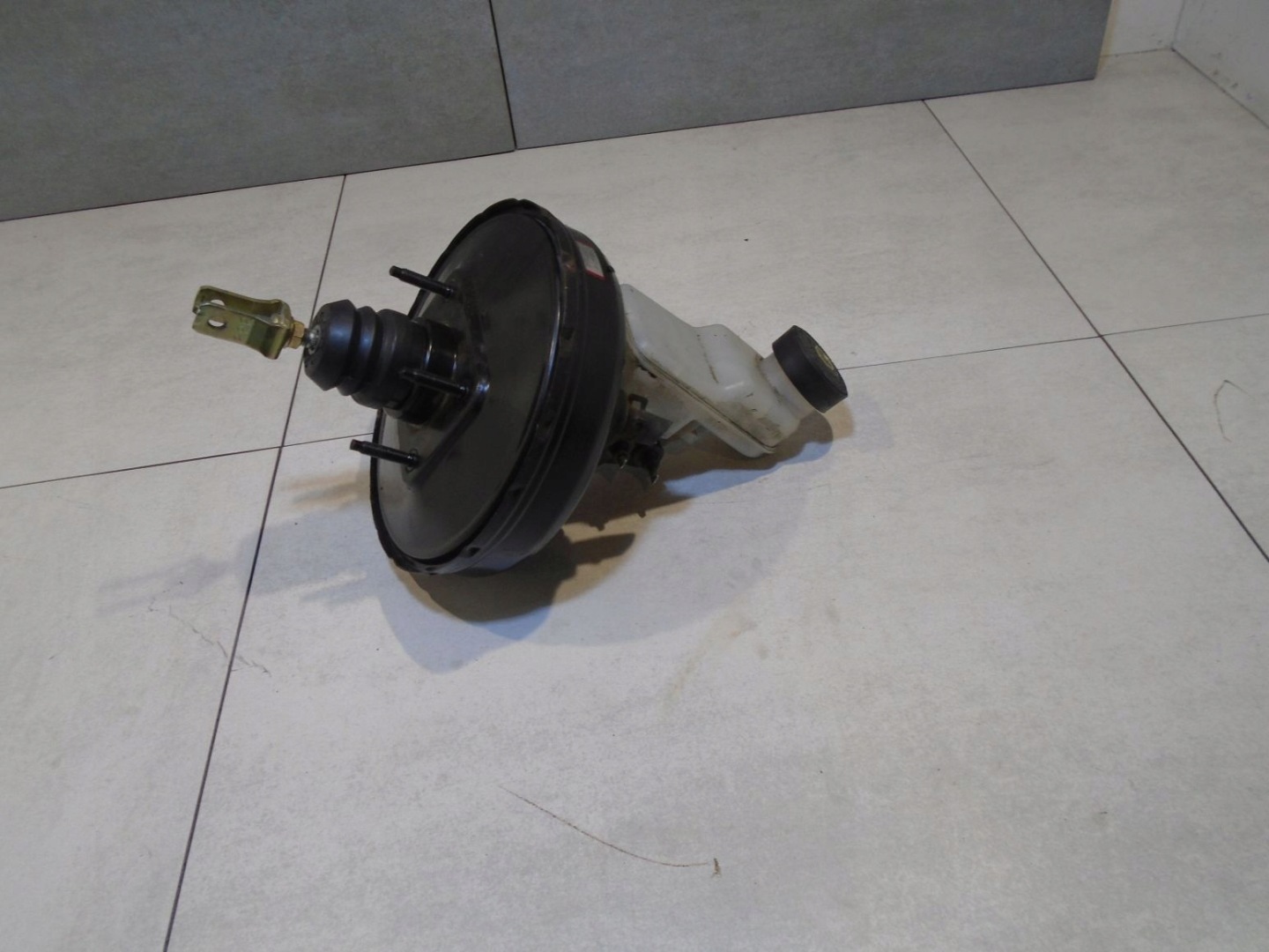 servo brake pump TOYOTA YARIS 87302001