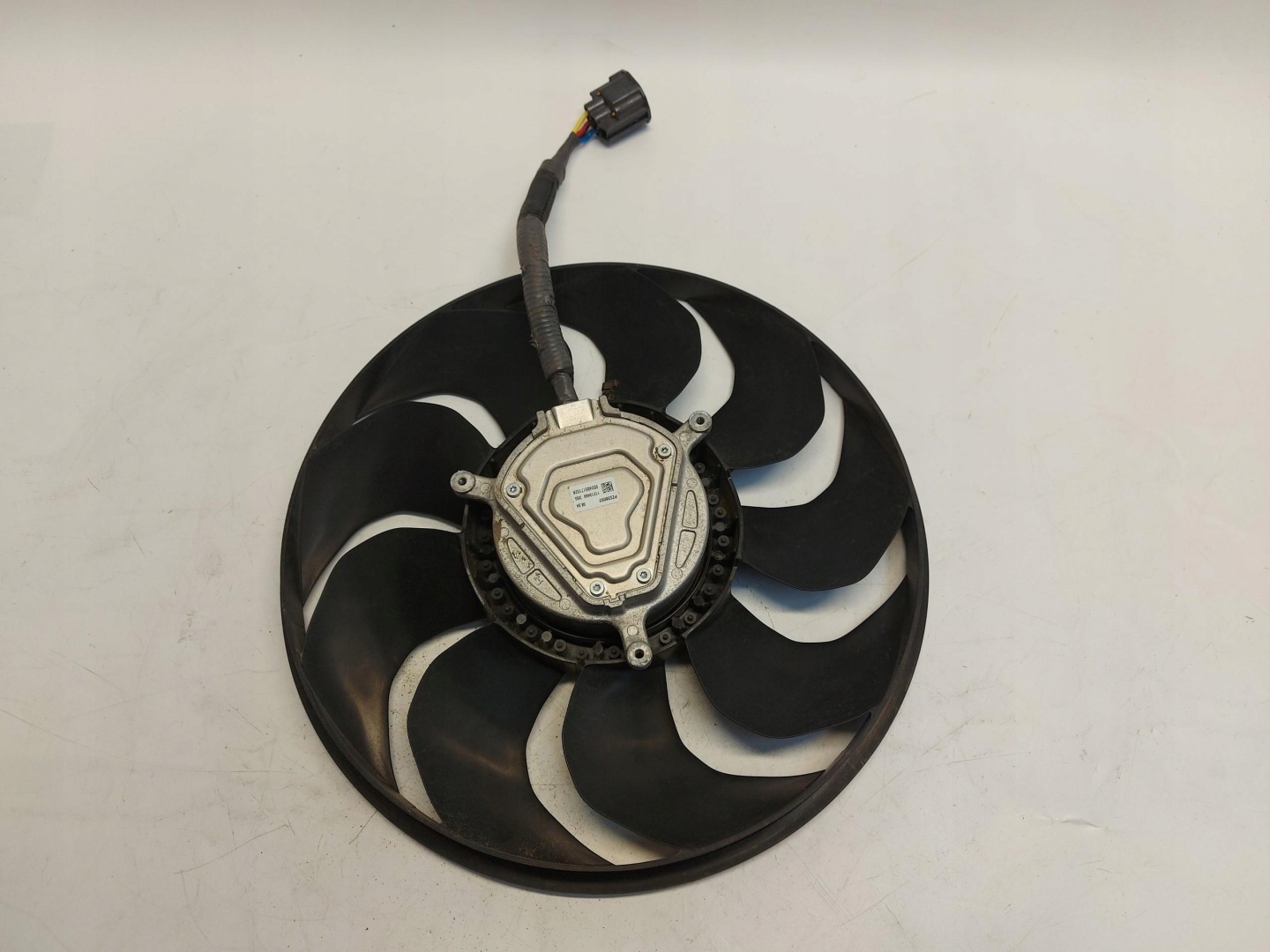 TESLA MODEL Y 2024r ventilátor chladiče PZ538002