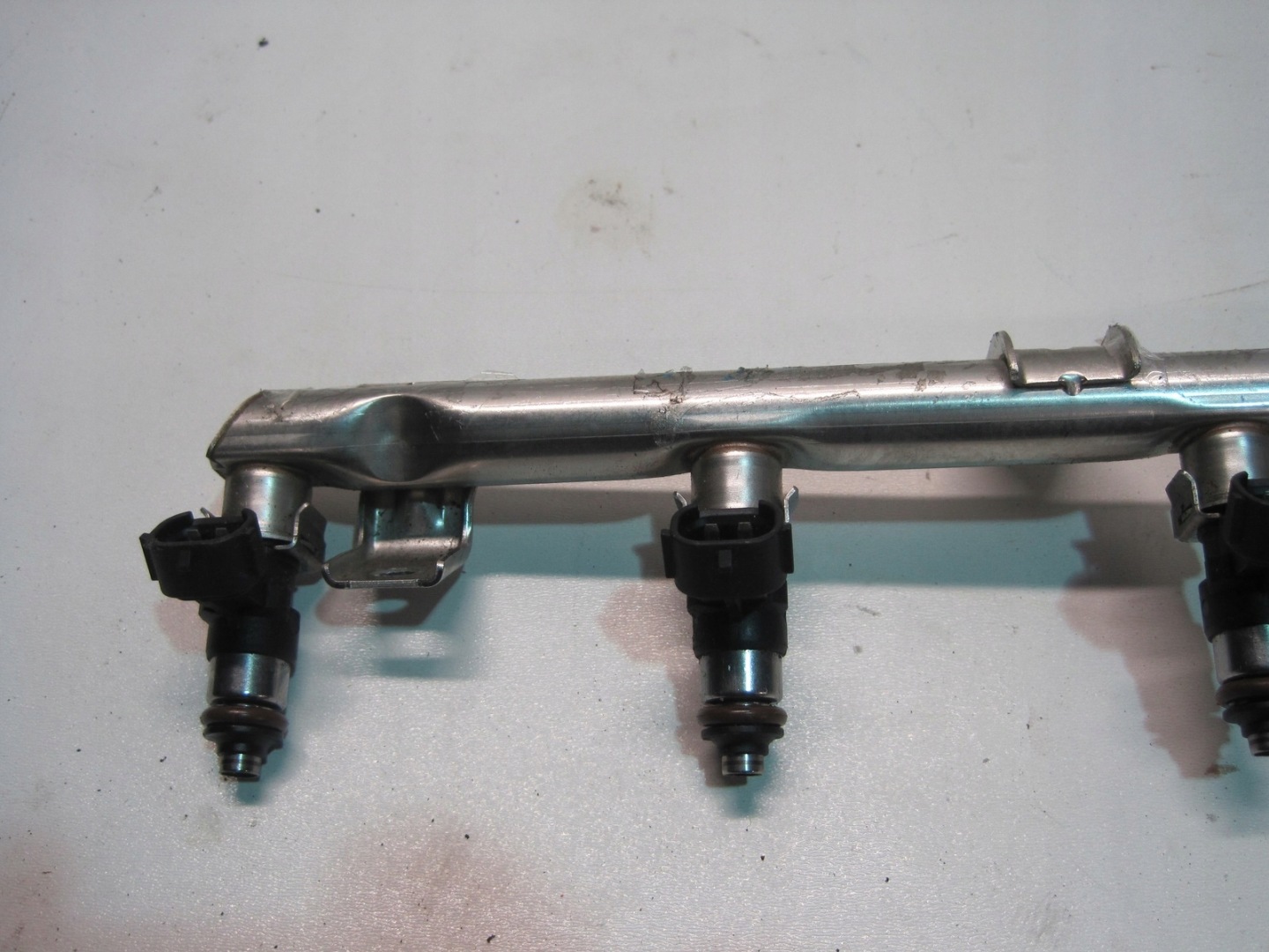 Rampe injection VW AUDI SEAT SKODA 04E129041K