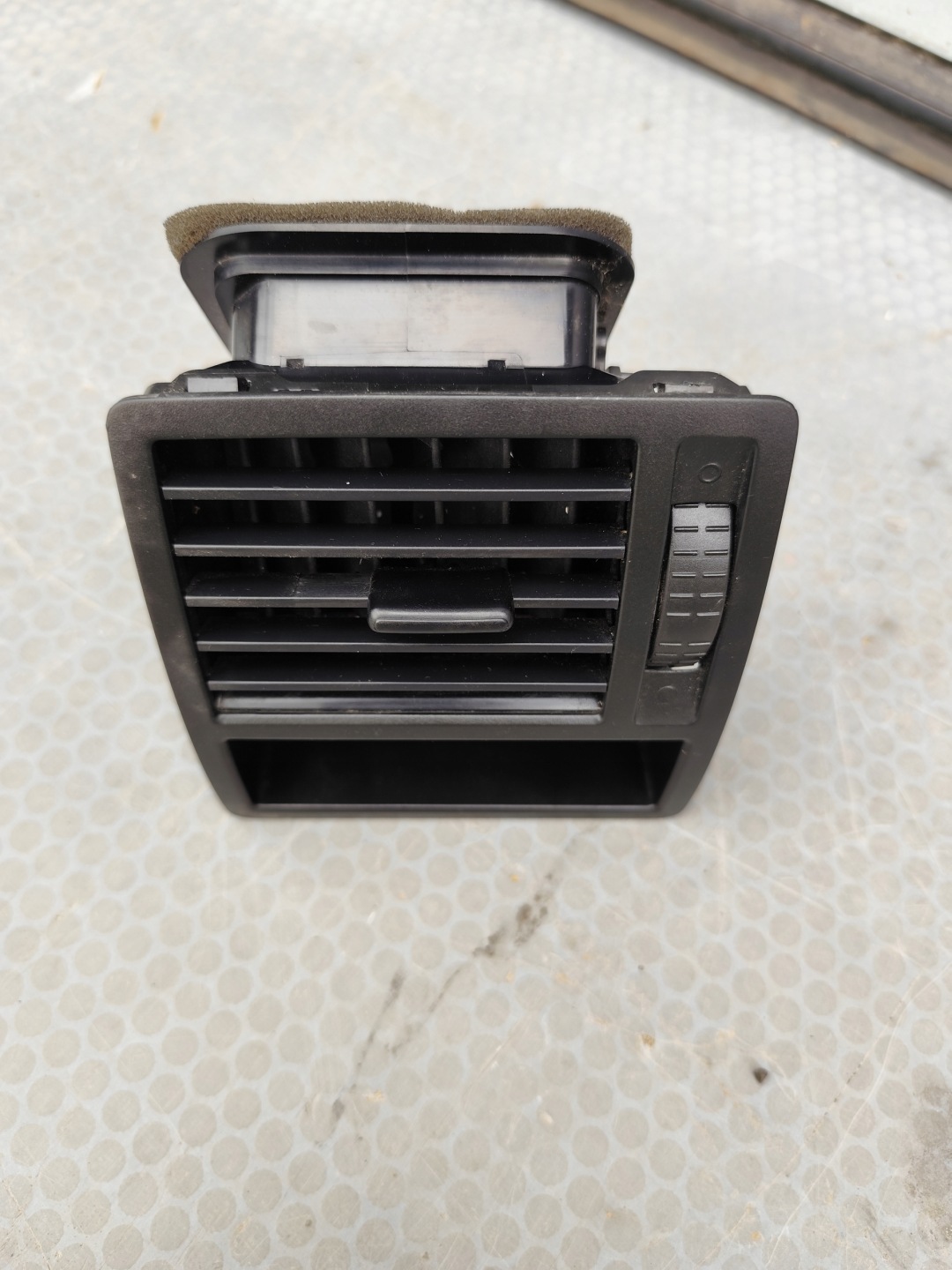 VW T5 T5 LIFT grid air conditioning devices left