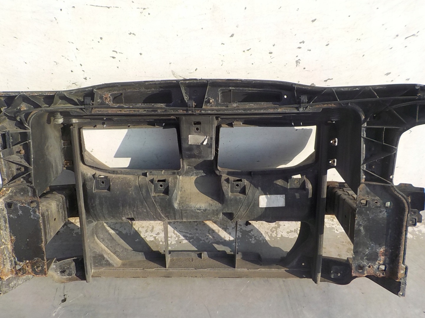711 BMW 3 E92 COUPE support panel for radiators sider pillar iron