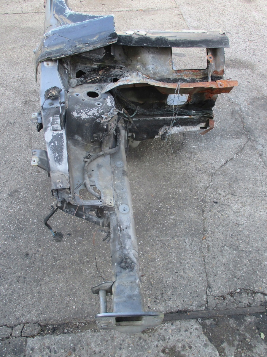 quarter right front VOLVO V40 19R