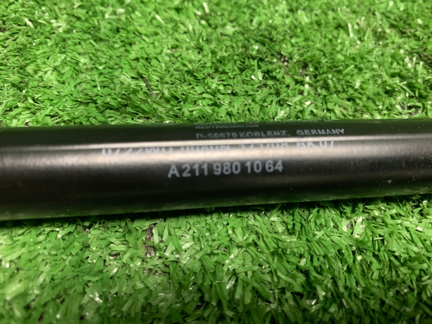 MERCEDES W211 LIFT KOMBI damper boot A2119801064