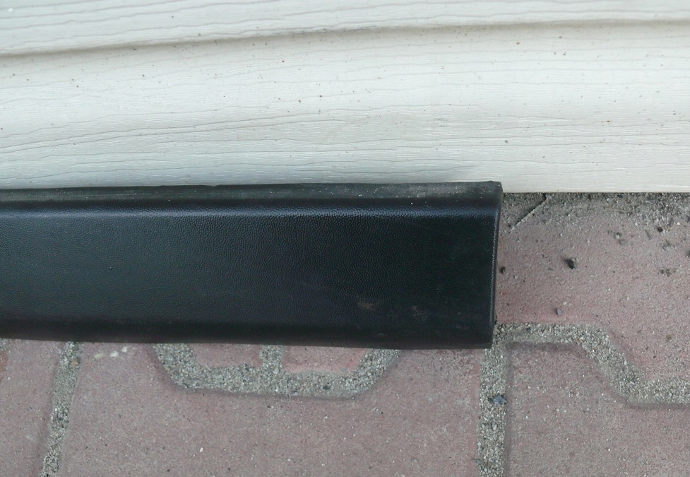 moulding lower door left rear part VW PASSAT B5 LIFT