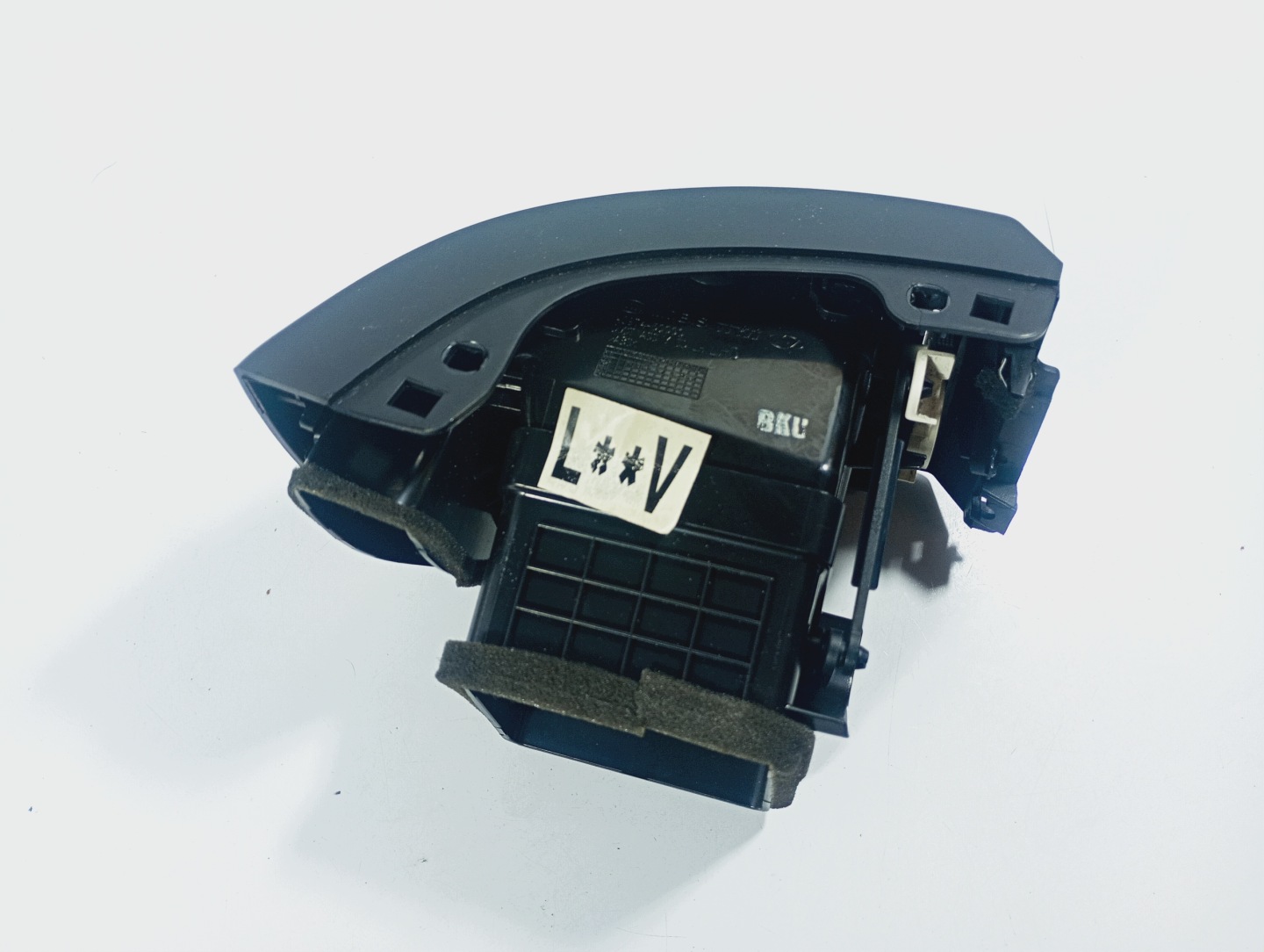 grid air conditioning devices air left driver´s OE 4D97450000 Kia Carnival 06-15