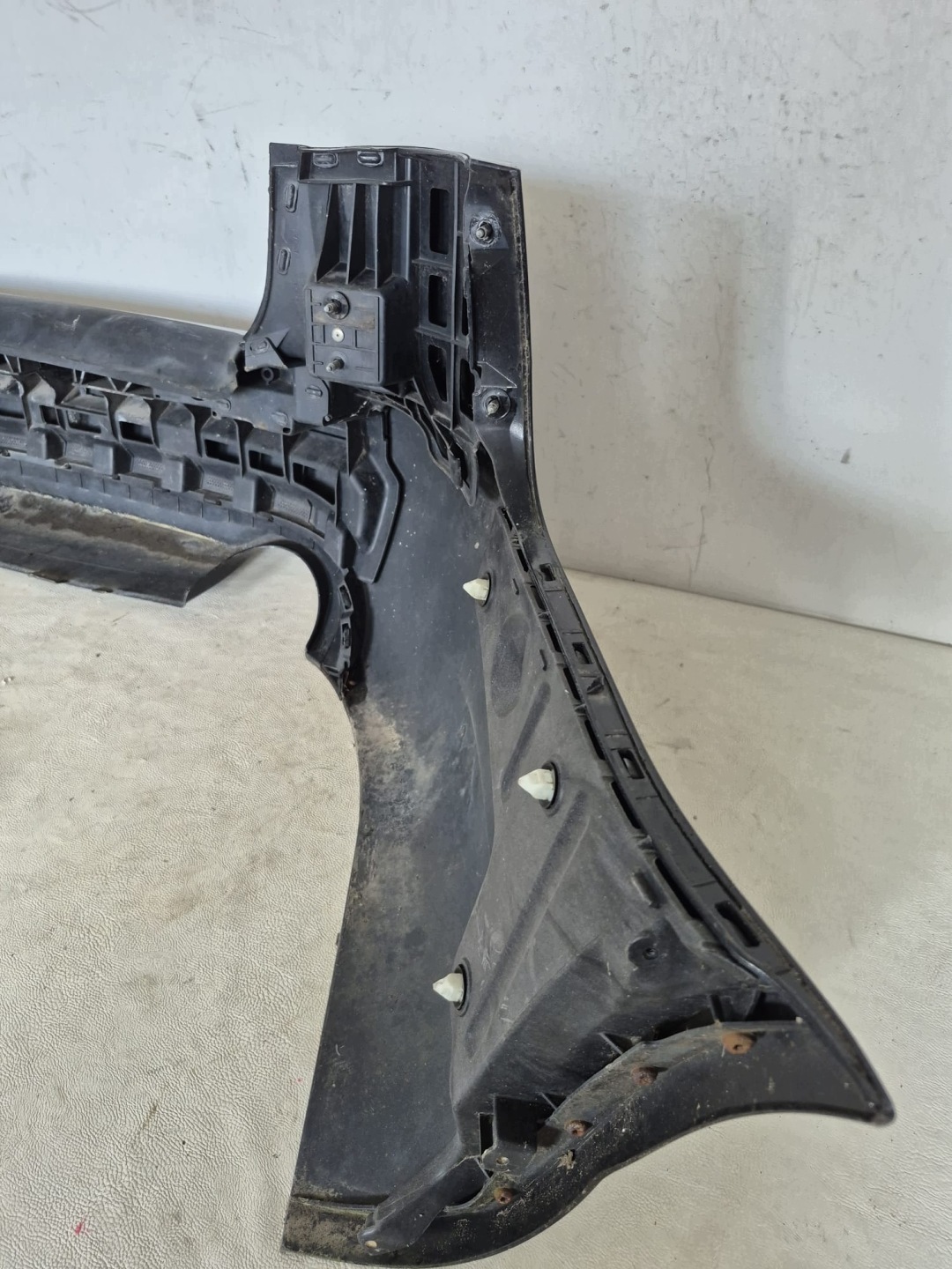 AUDI A4 B7 KOMBI 8E9 04- bumper rear part rear without PDC LAK.LY9B 8E9807385E