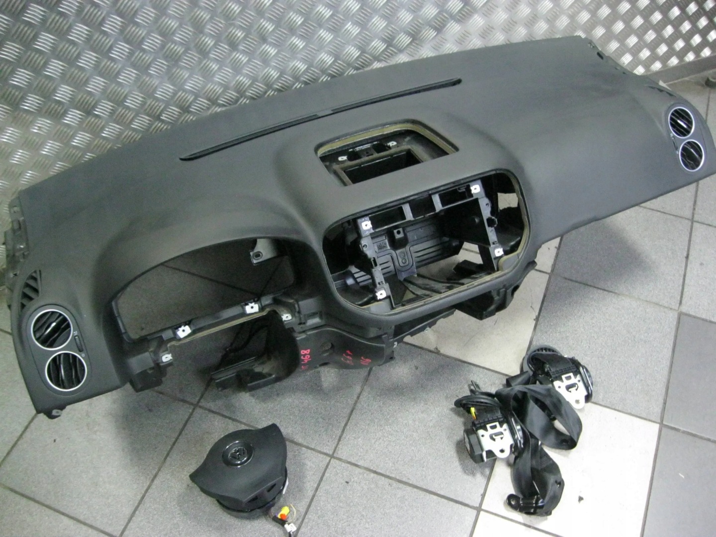 dashboard console airbag VW Volkswagen Golf VI plus