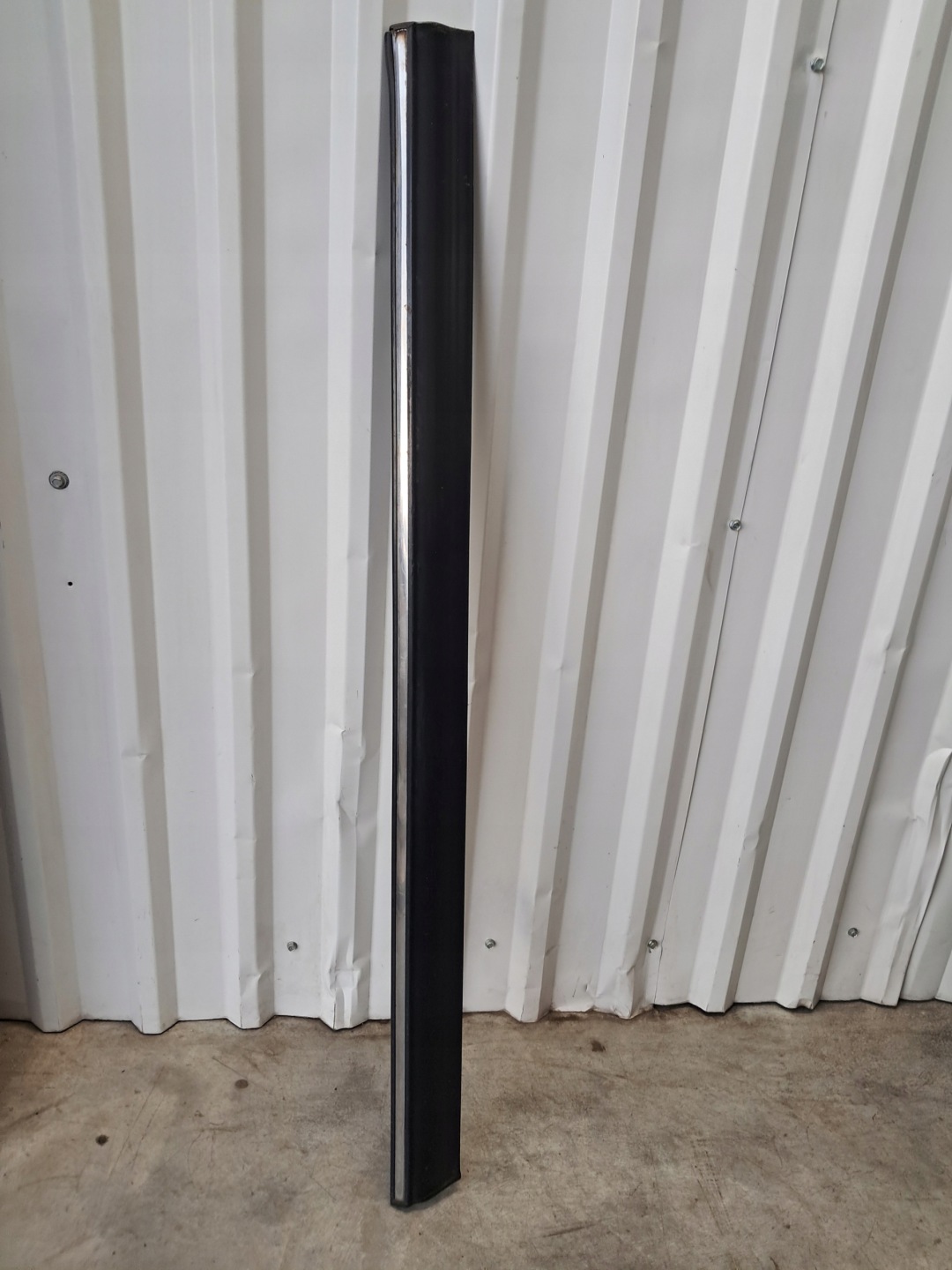 moulding door left front MERCEDES W123 1236903380