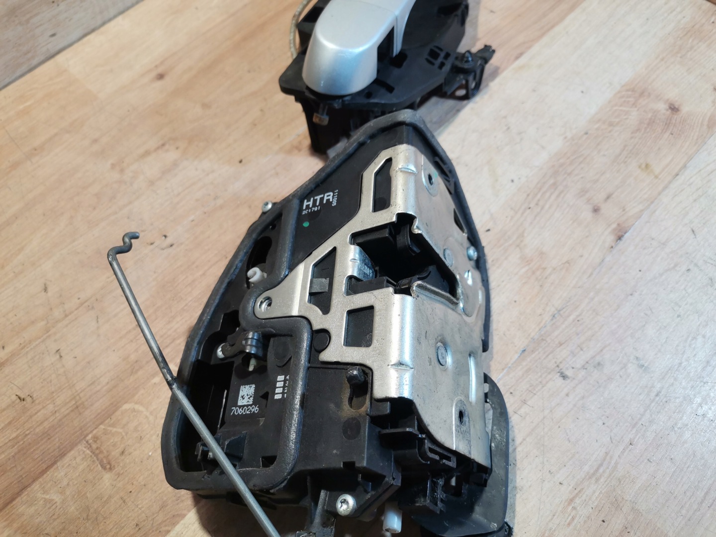 lock + handle door right rear part BMW 3 E90 E91 7060296