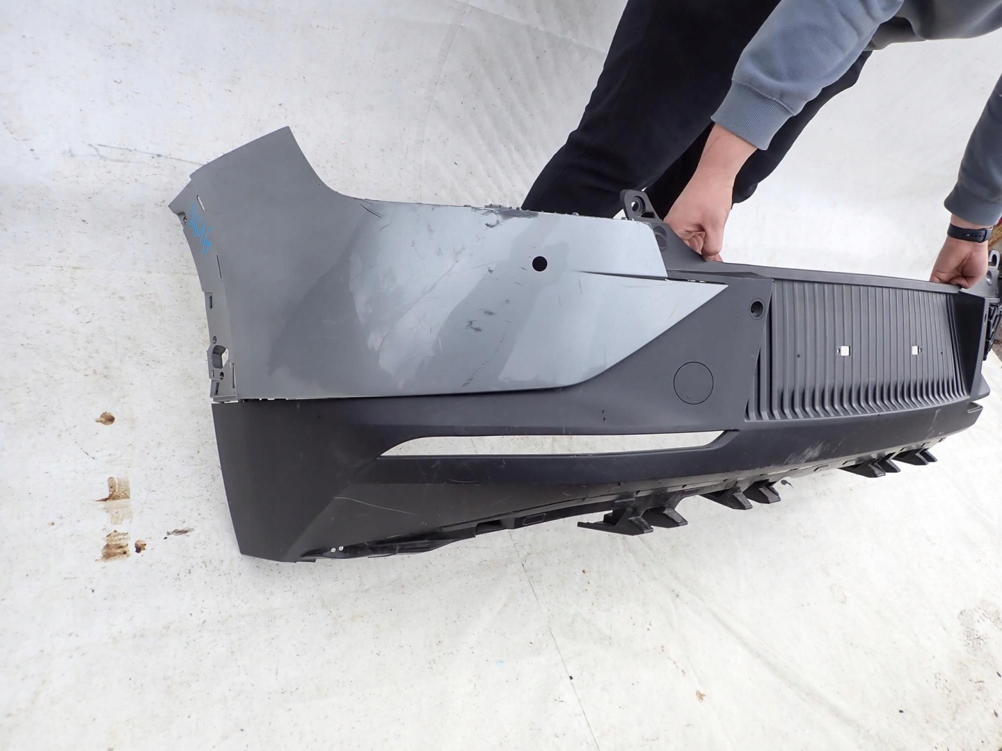 KIA EV6 21-> bumper rear part rear PDC