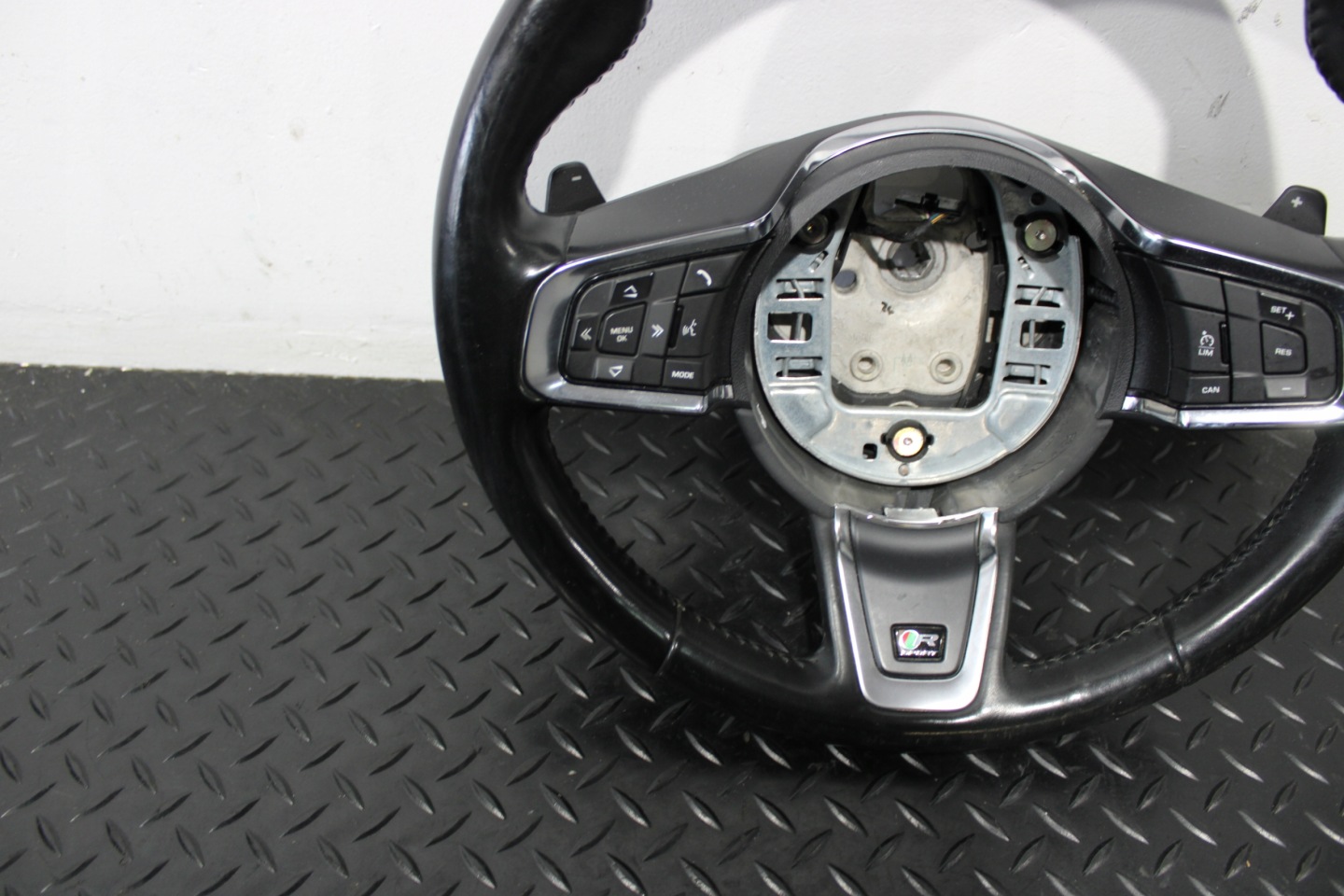 steering wheel, MULTIFUNKCJA with shifting JAGUAR F-PACE X761 R-SPORT