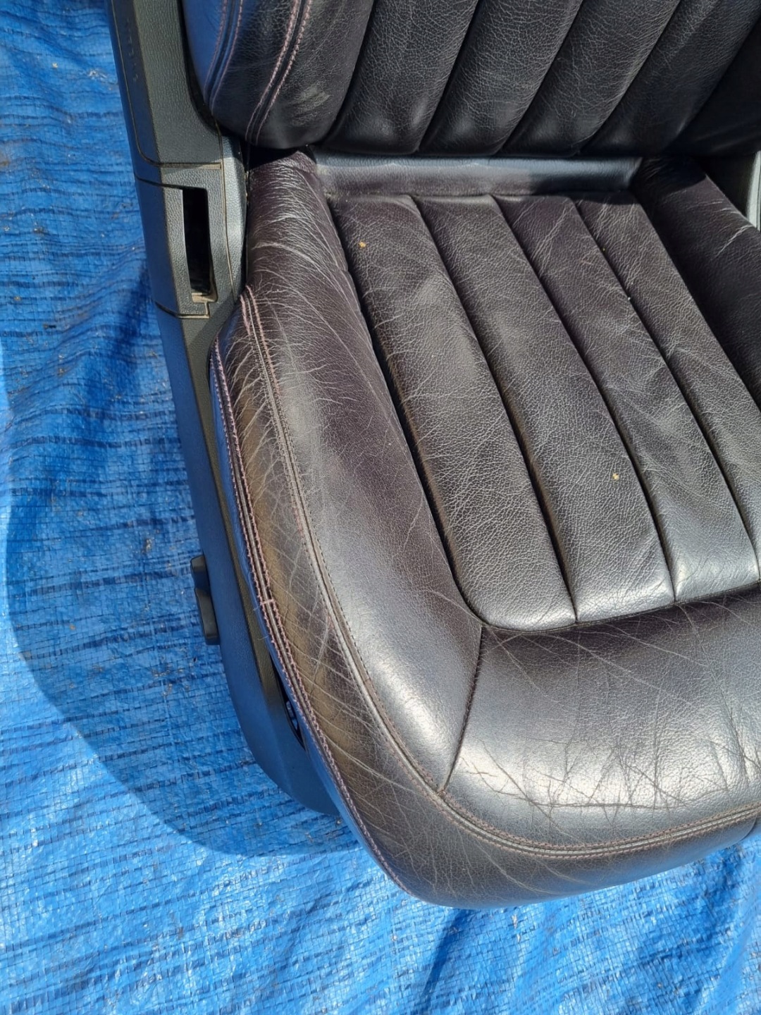 MERCEDES CLS W218 Berline Siège Violet KPL