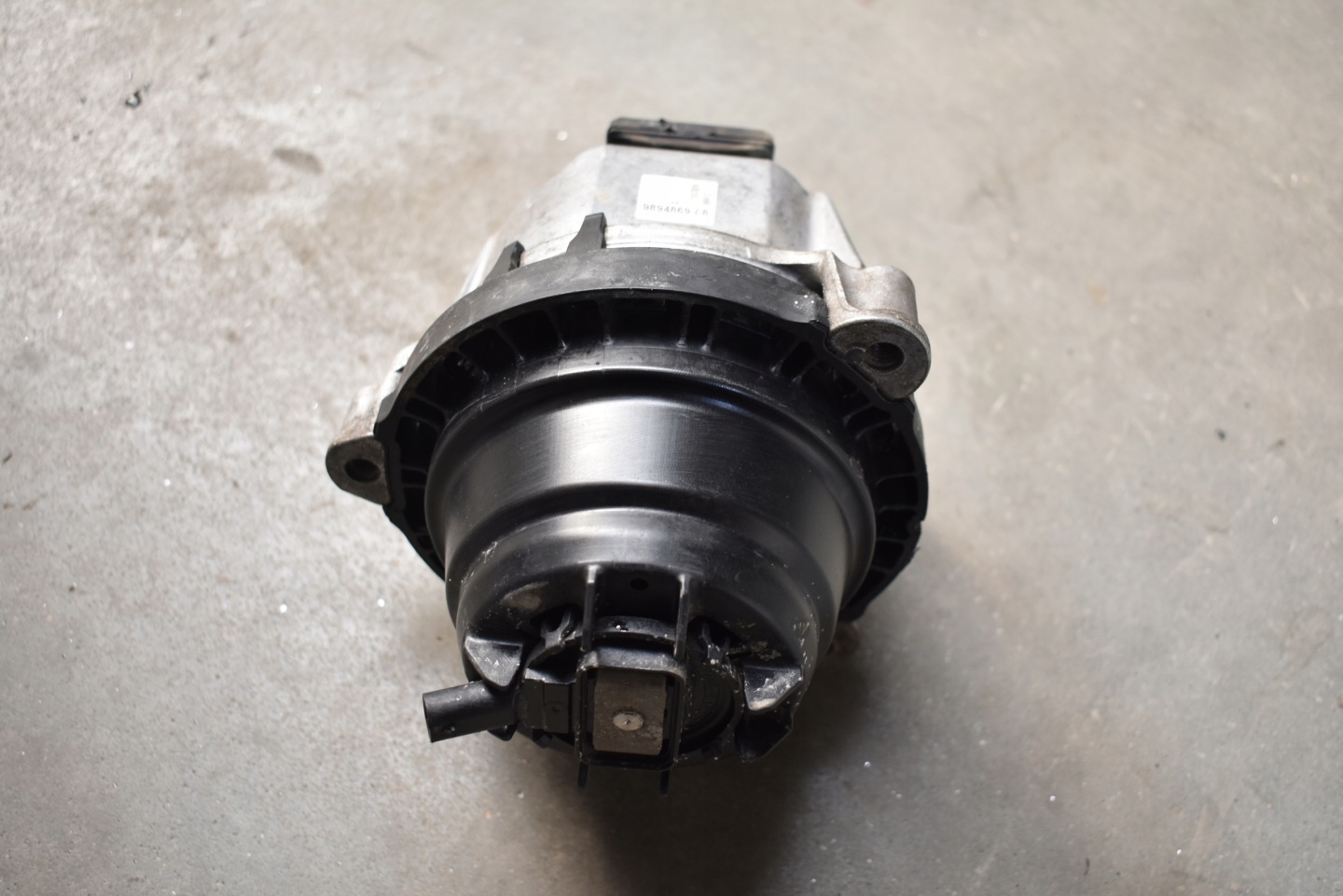 IDEALNA engine mount left BMW G70 G60 1