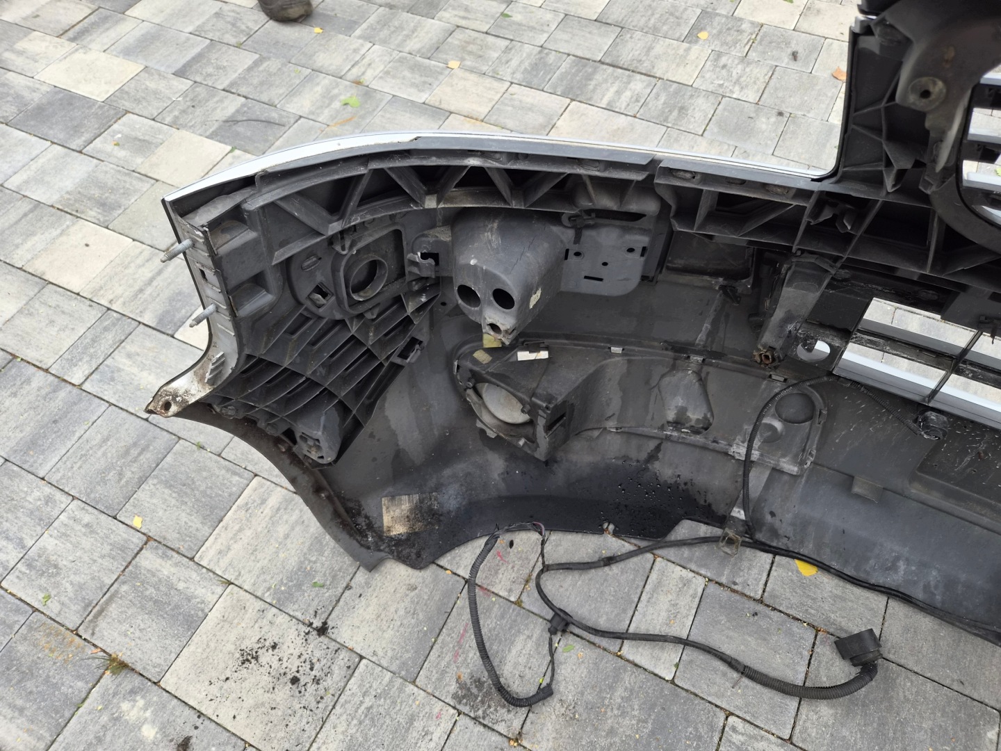 VW T5 Frontstoßstange vorne Caravelle Multivan srebrny