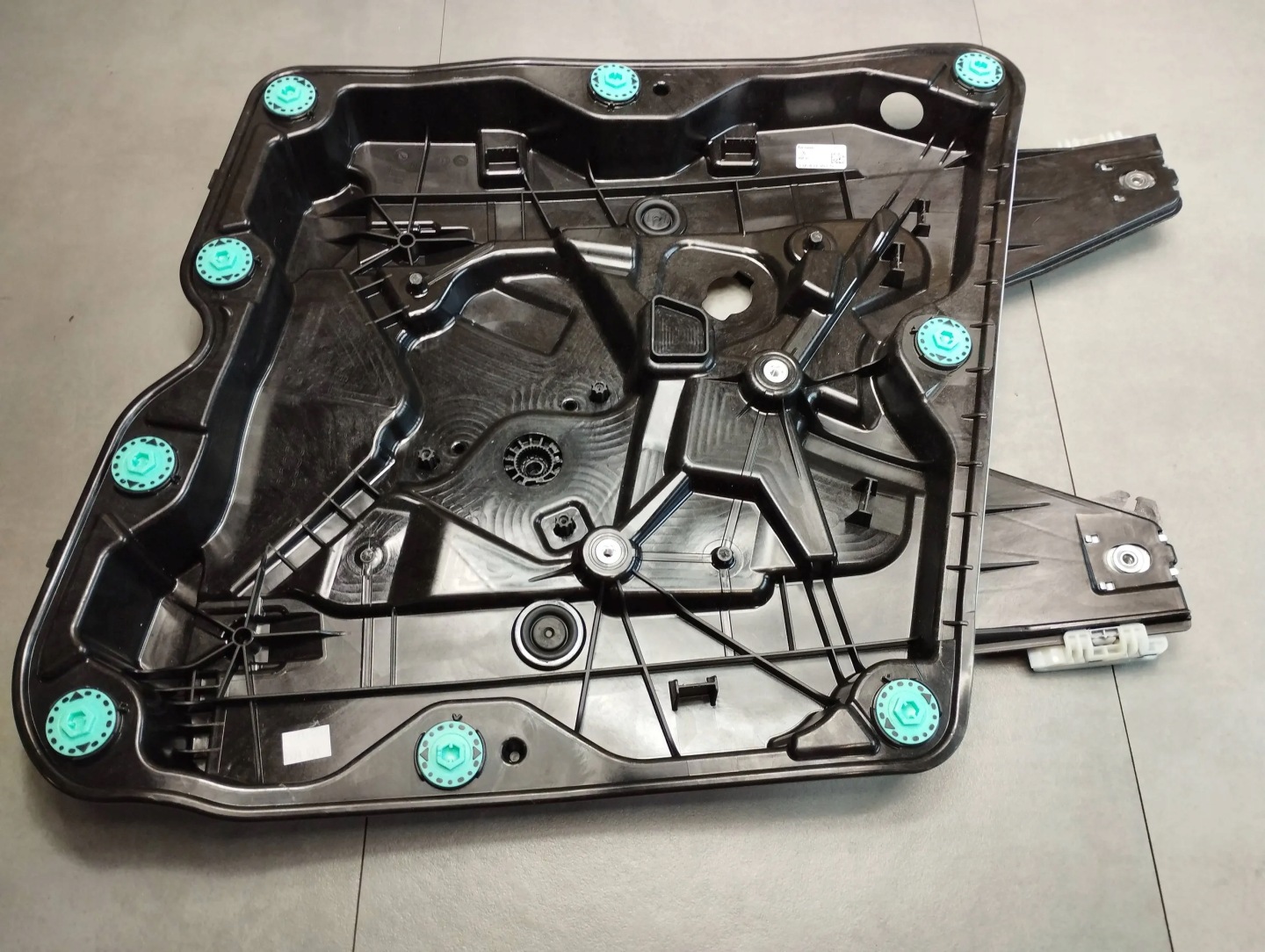 Audi Q4 e-tron mechanism windows left front 11A837401G