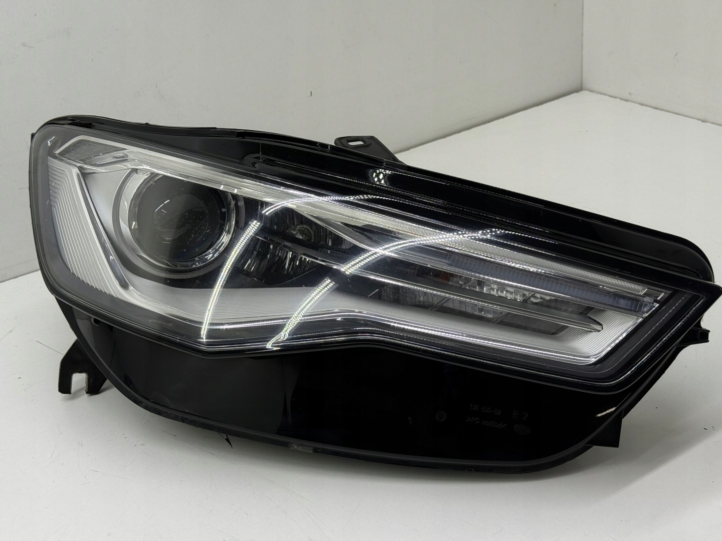 AUDI A6 C7 LIFT light reflektor right front BI-XENON XENON original!