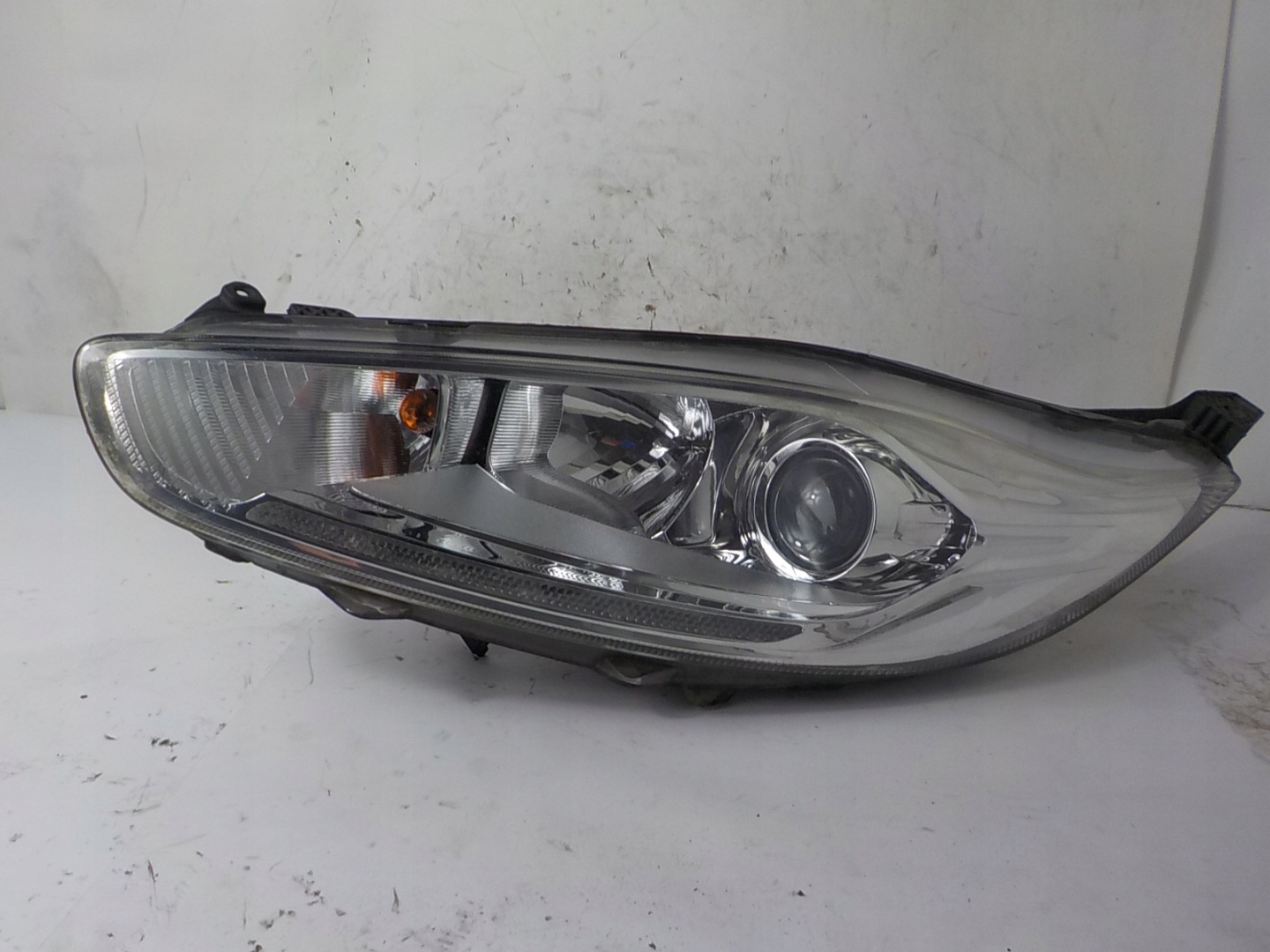 FORD FIESTA MK7 VII LIFT light left front front UK