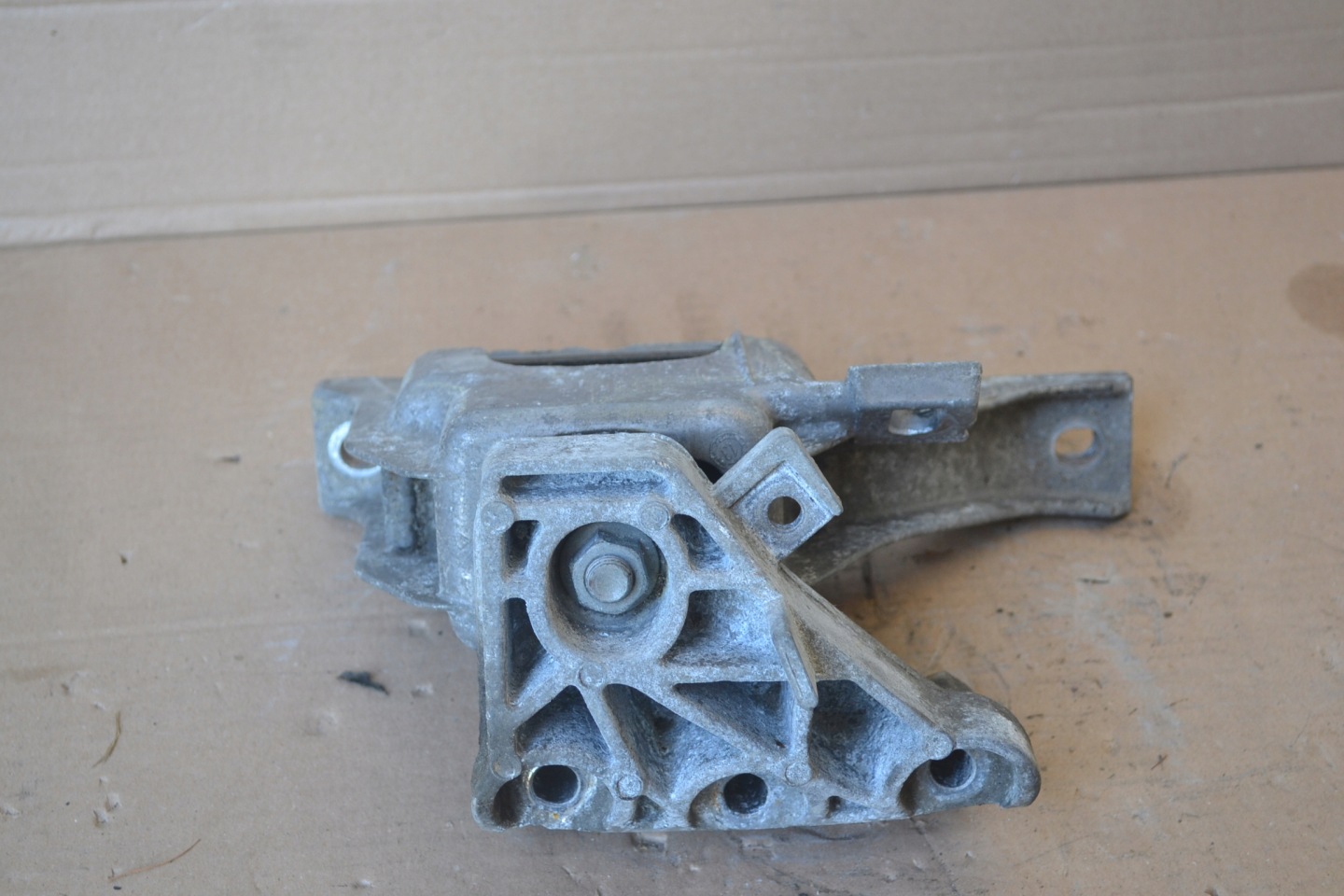 6779805-01 engine mount Mini R56 1.6D