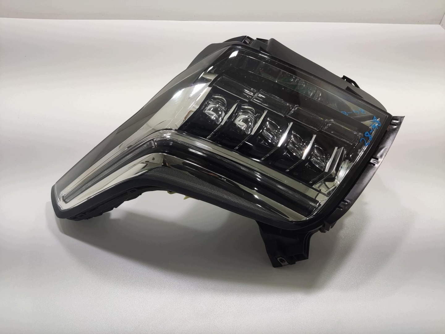 light right front FULL LED CADILLAC ESCALADE IV 2014-2020 23304389 EUROPA