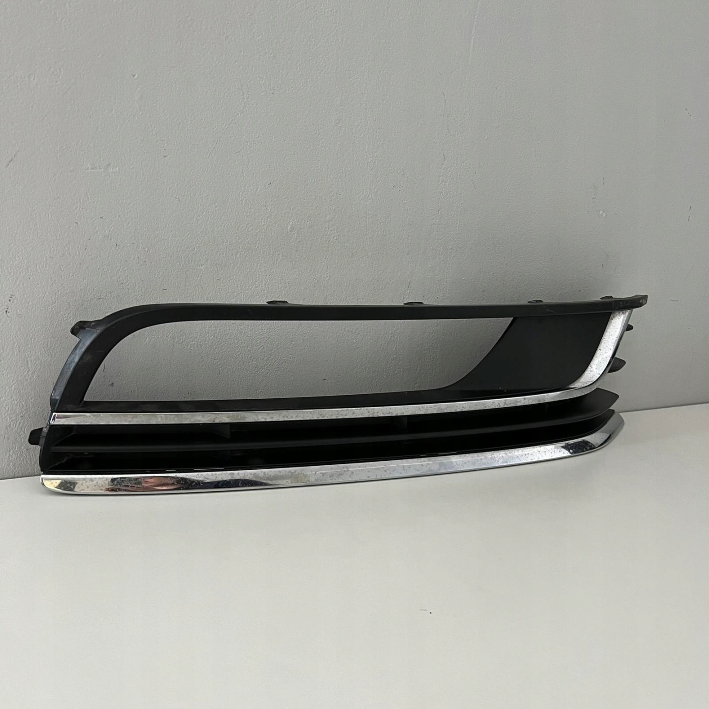 VW PASSAT B7 10-14r grid of a bumper right 3AA853666