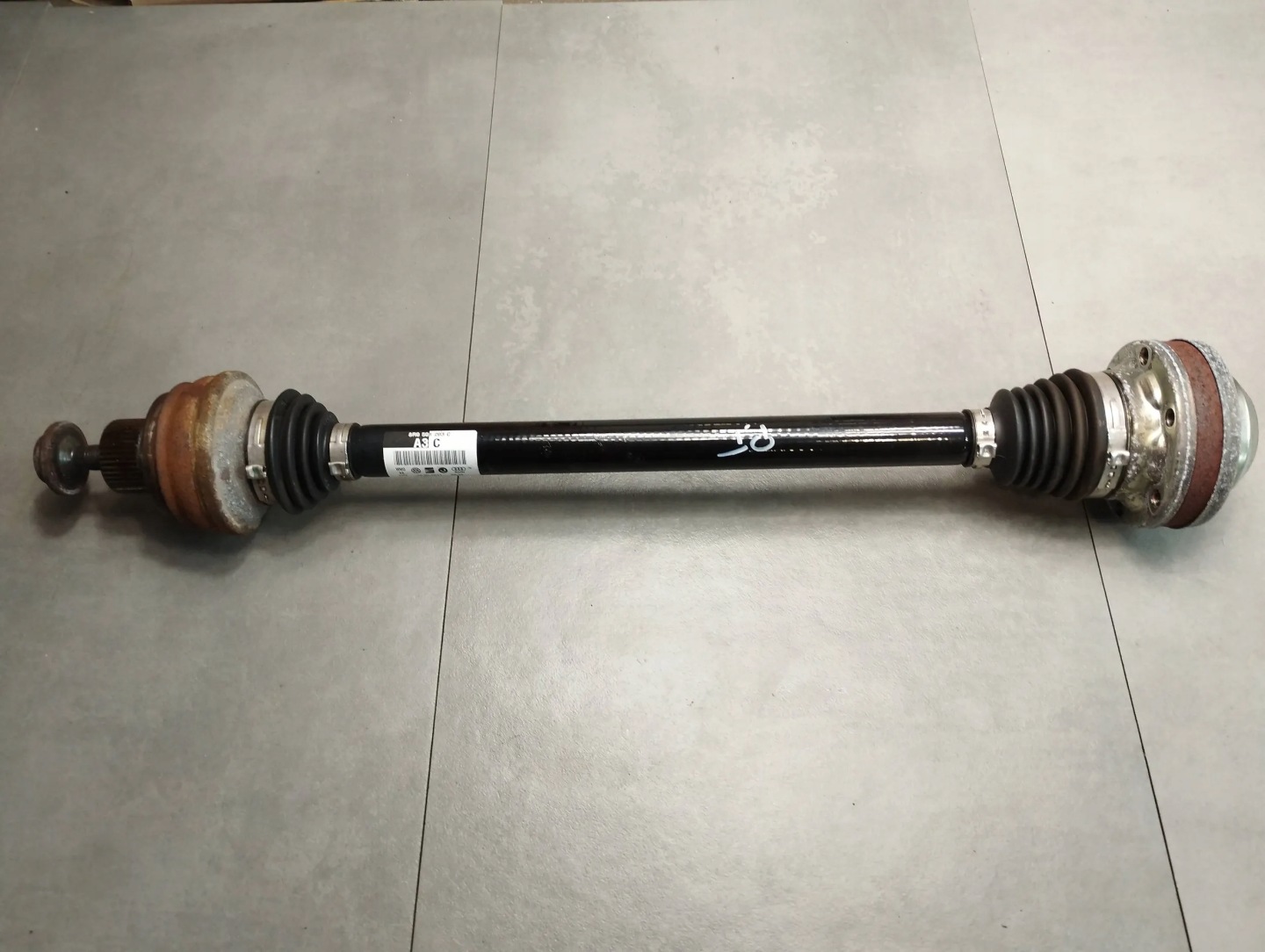 Audi Q5 8R semi-axis rear part 8R0501203C