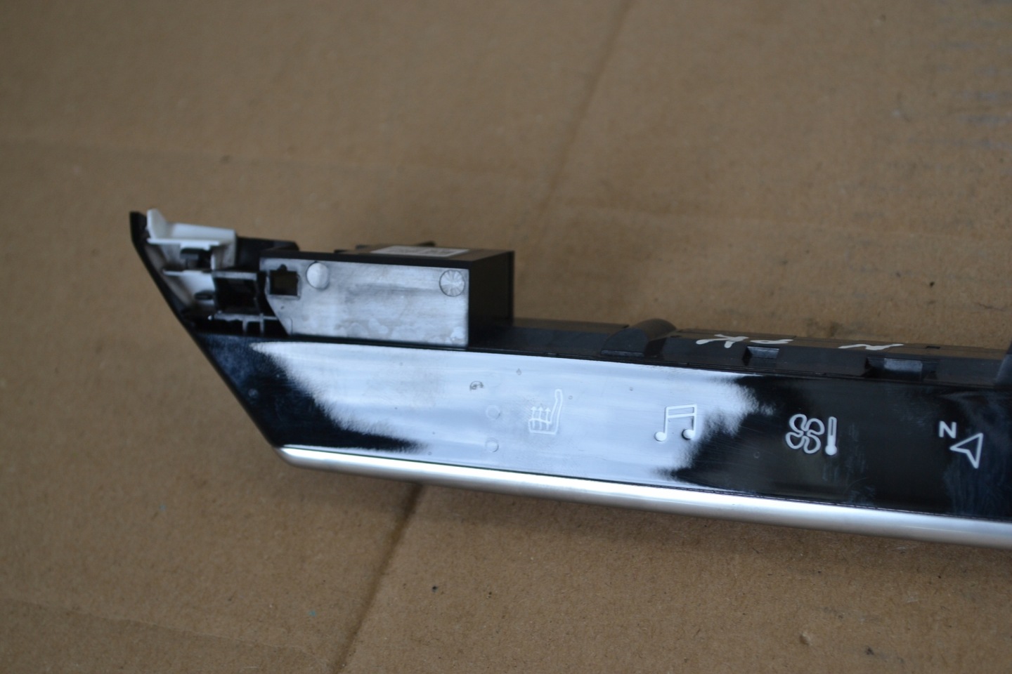 switch panel Citroen C5 Aircross 98197163XU