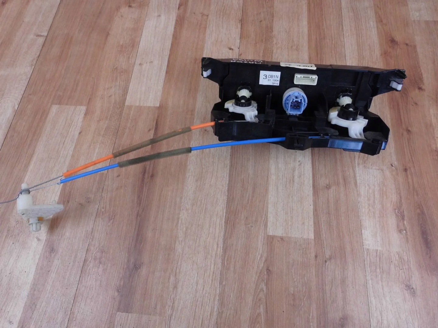 Mazda 2 DJ panel stahovanie topení klimatizaci DB1N61190A