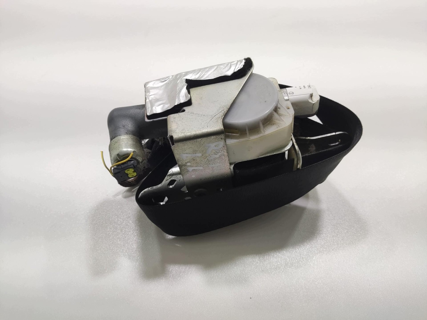 seat belt left front LEXUS RX II 2003-2008 7K8290-P