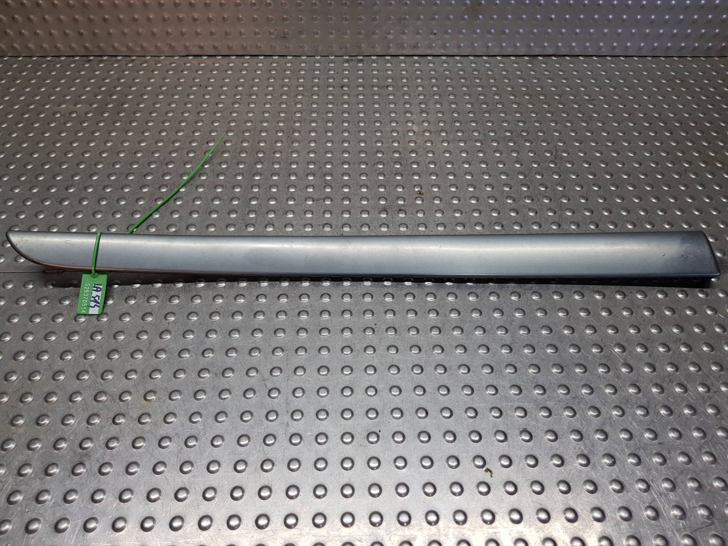 moulding door left rear part 8E0867419 AUDI A4 B7