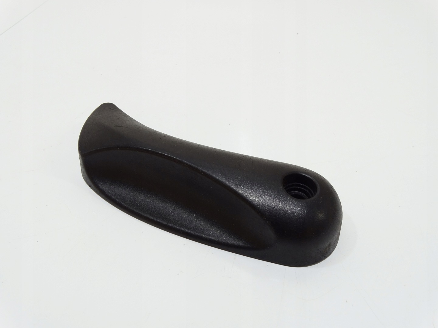 handle bracket of the opening bonnets BMW E60 E61 7008933 (4817608)