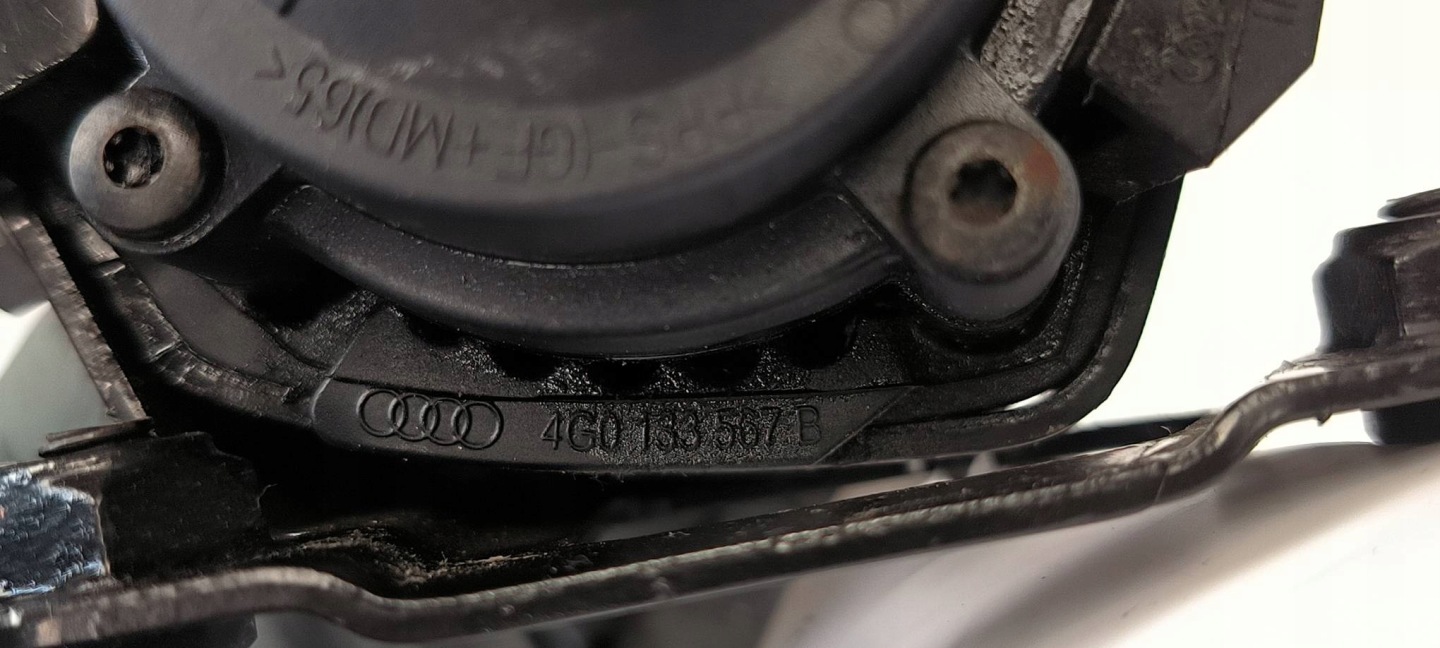 water pump AUDI A6 C7