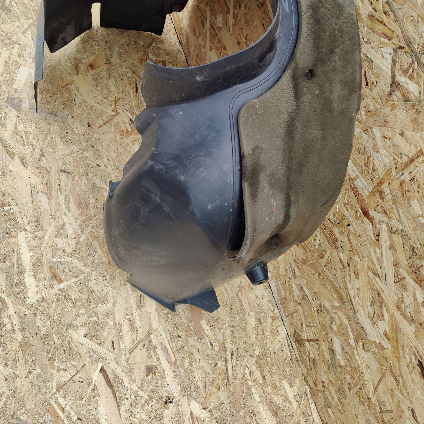 mudguard front front side right Ford Focus T00L3152