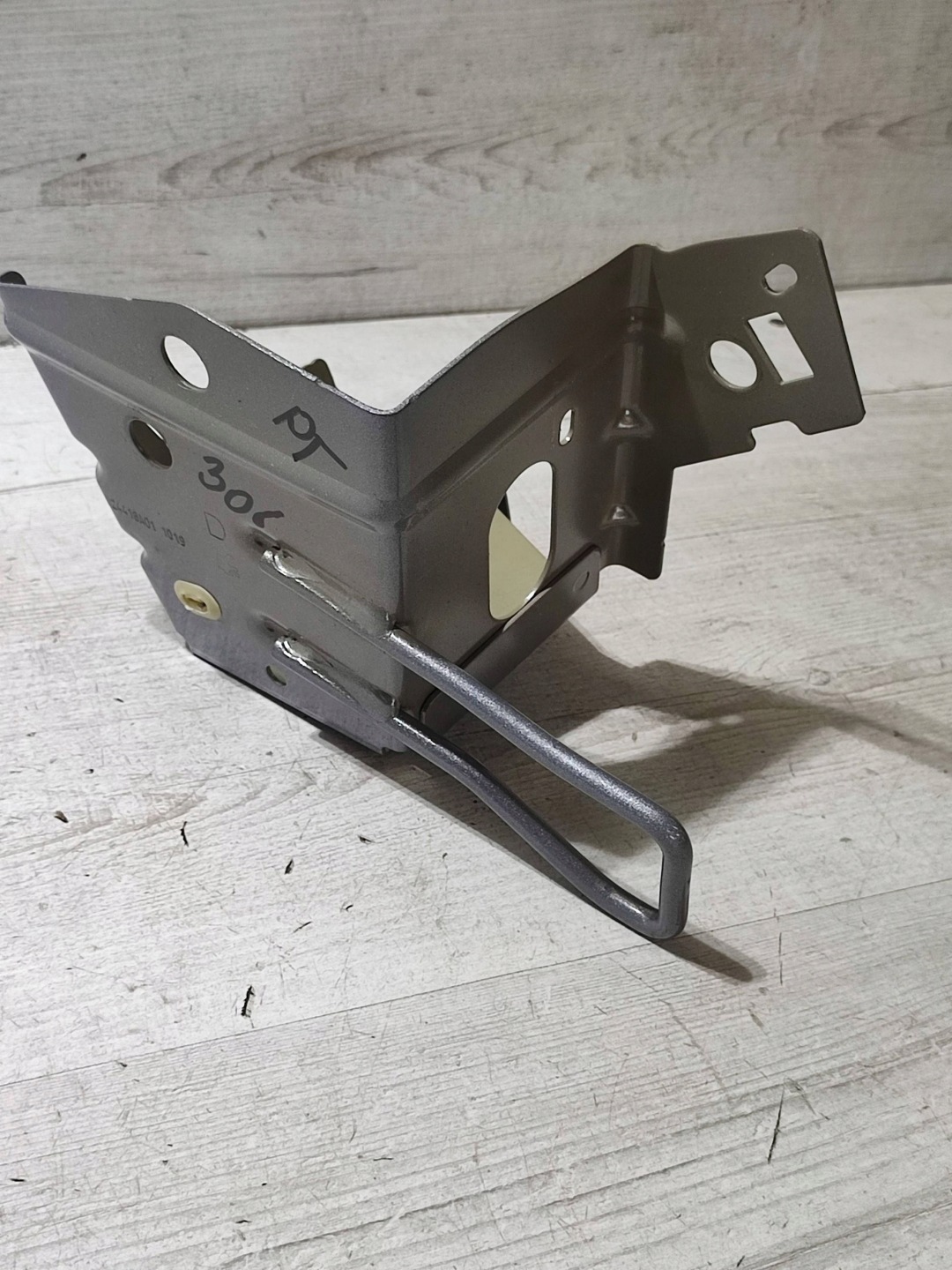 Peugeot 308 2019 rear part side right holder kanapy