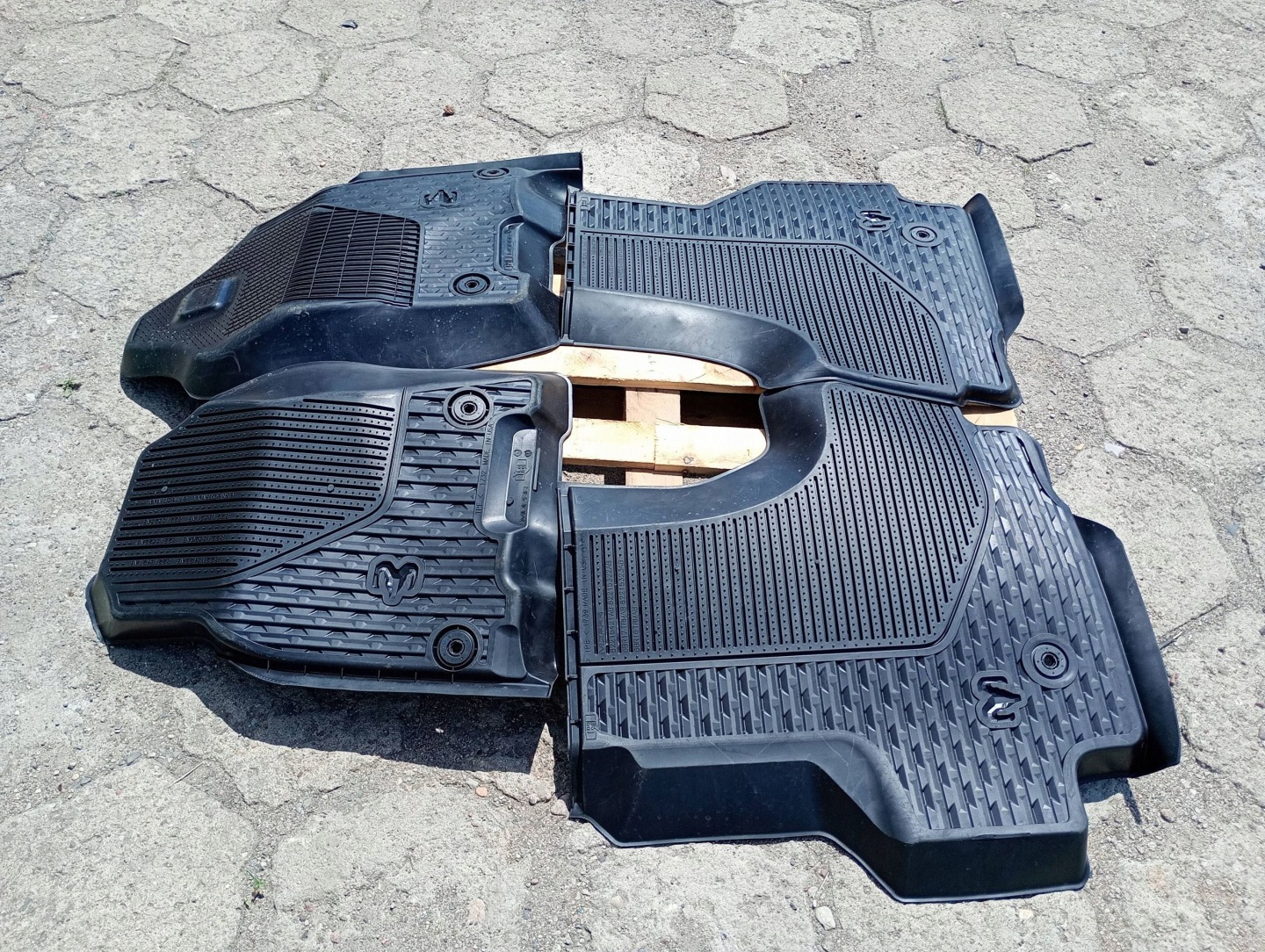 car carpet mats rubber oryginalne komplet Dodge RAM 1500 2019