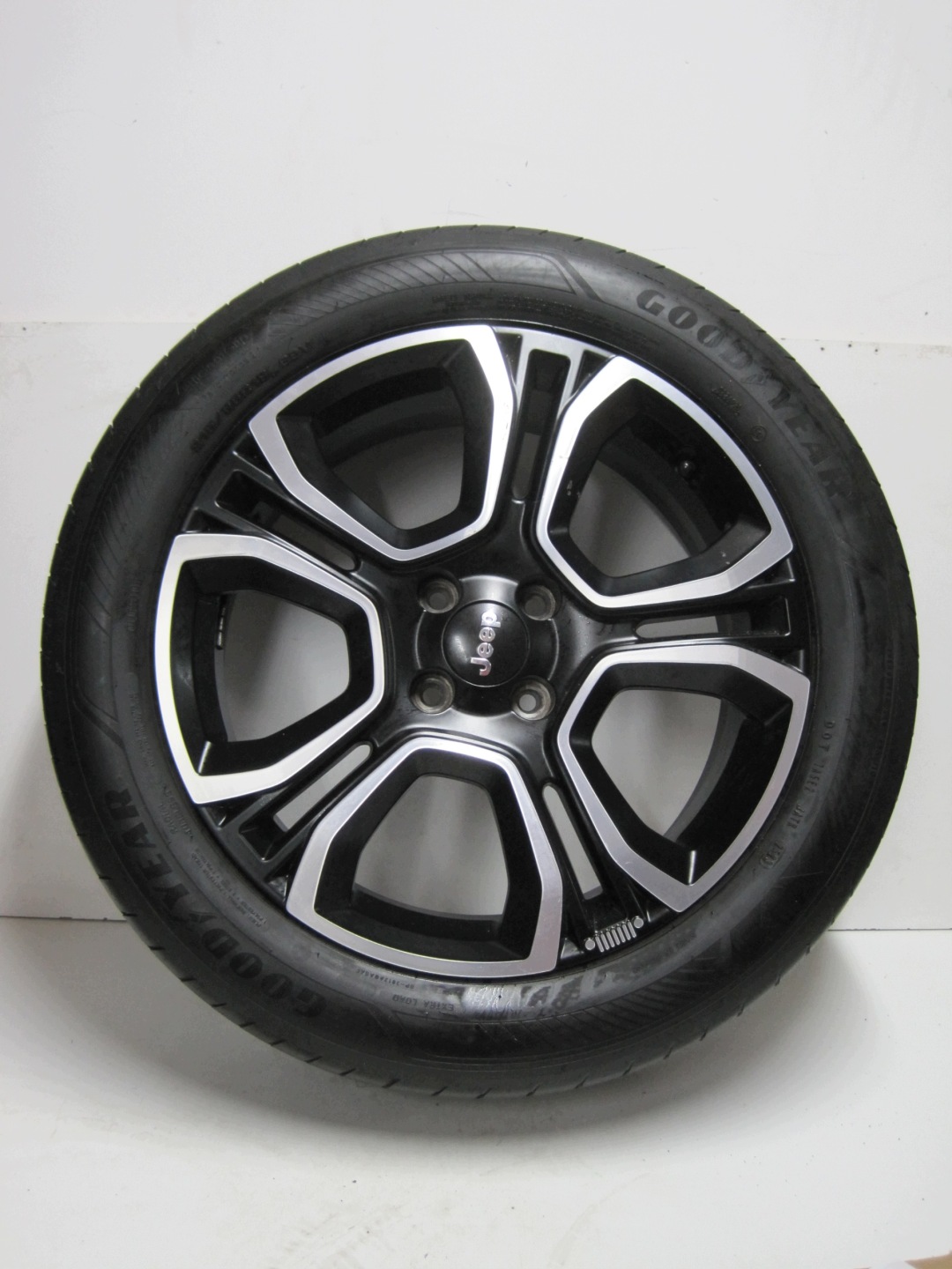 wheels discs tyres JEEP AVENGER R18 4MM