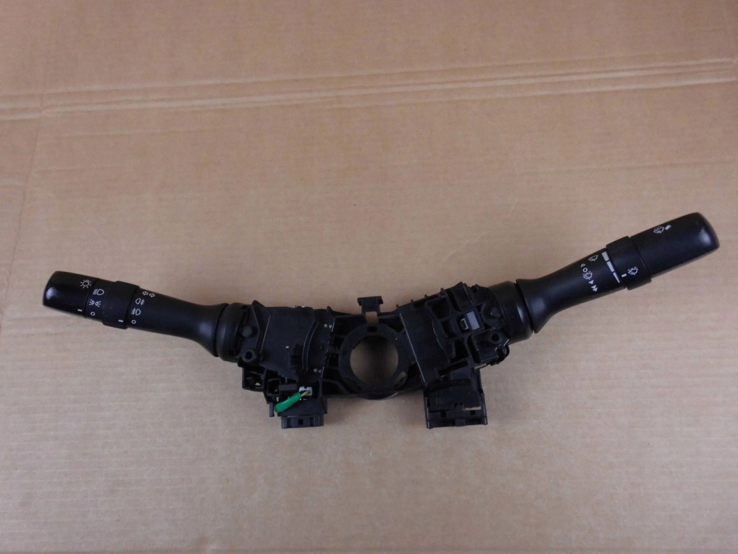 Toyota Avensis T27 devio luci devio interruttore comando luci tergicristalli zespolony 17F421
