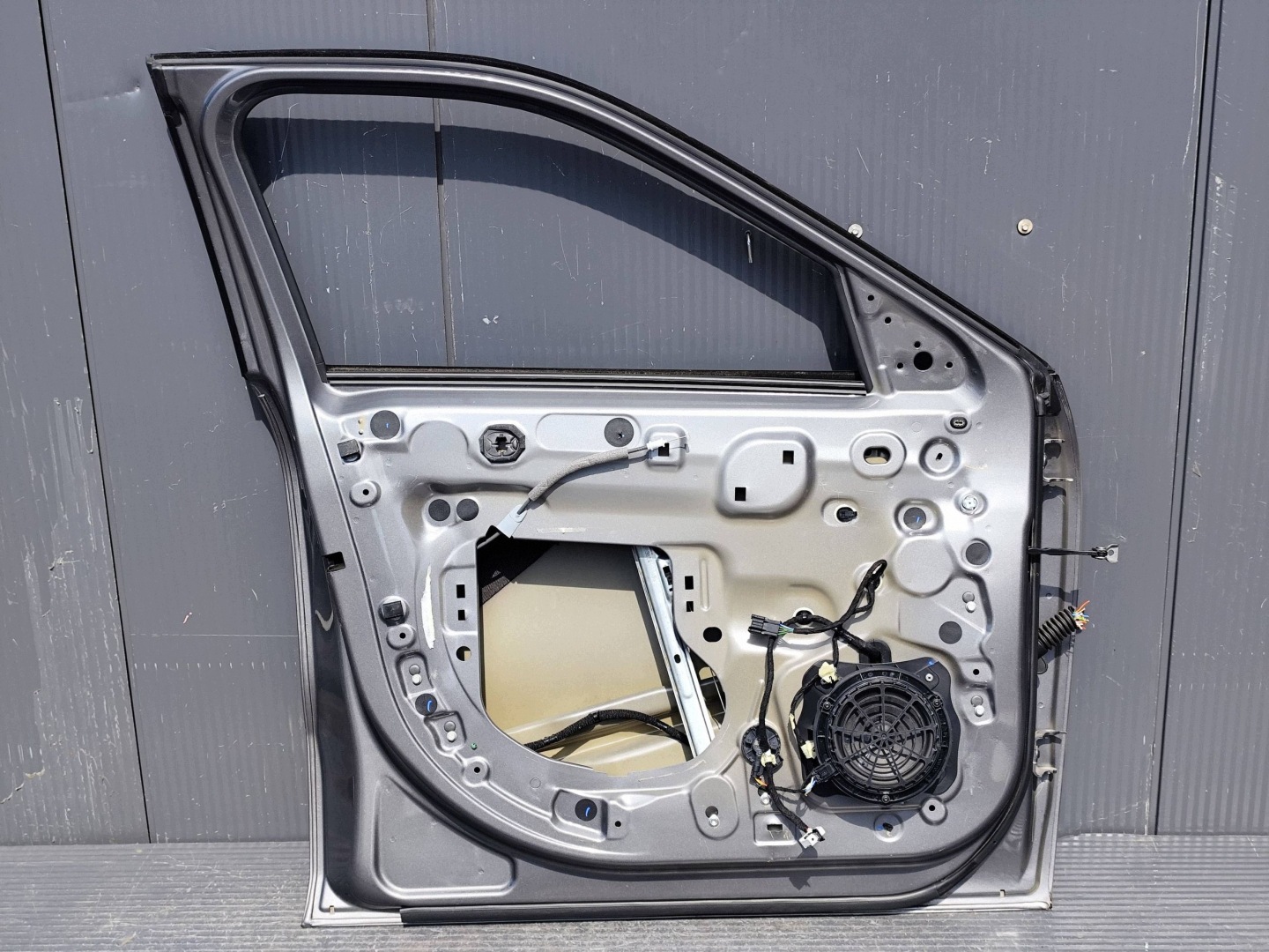 CITROEN C3 IV door front left complete DEMONTAZ