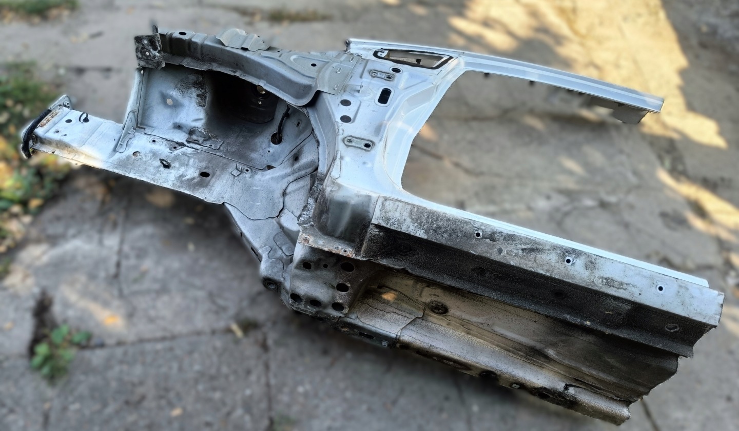 Ford Fiesta MK7 LIFT 3D quarter left front BIALY HC