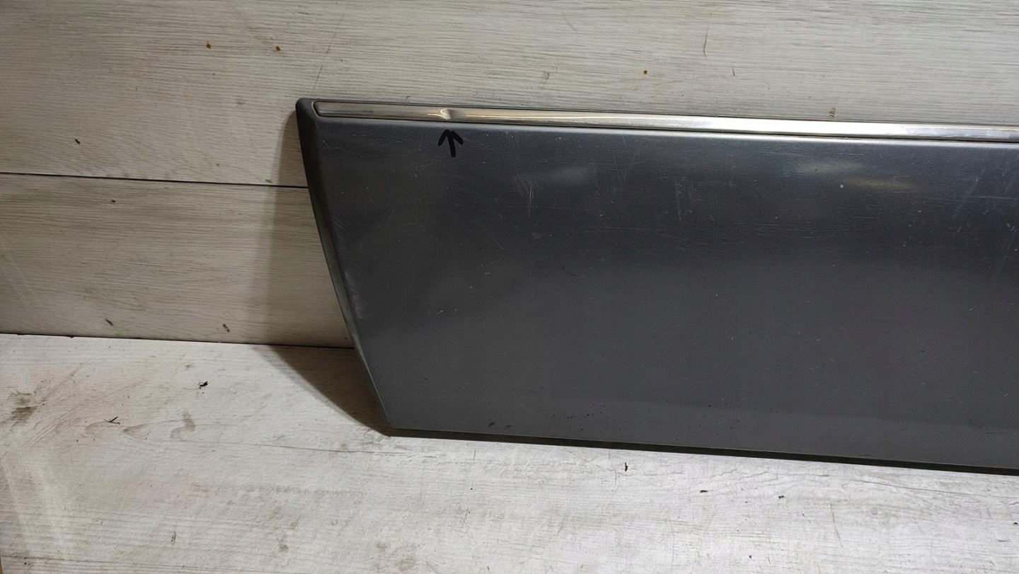 moulding door left front Mercedes w124