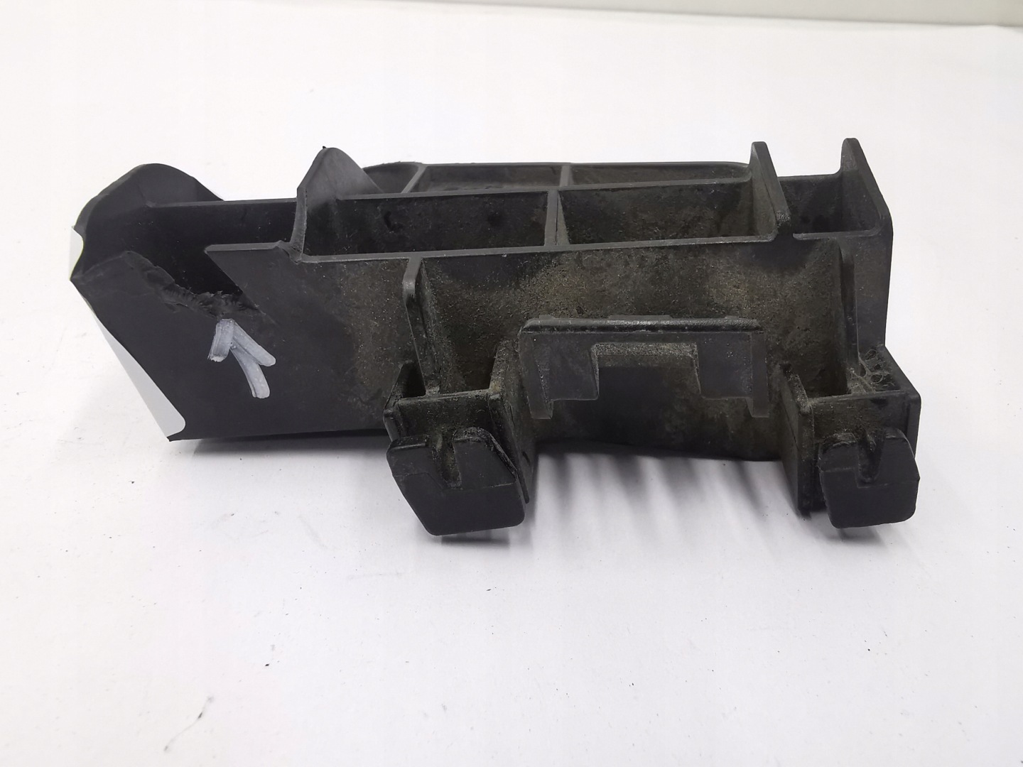 bumper bracket left rear part TOYOTA COROLLA E17 E18 / 52563-02220
