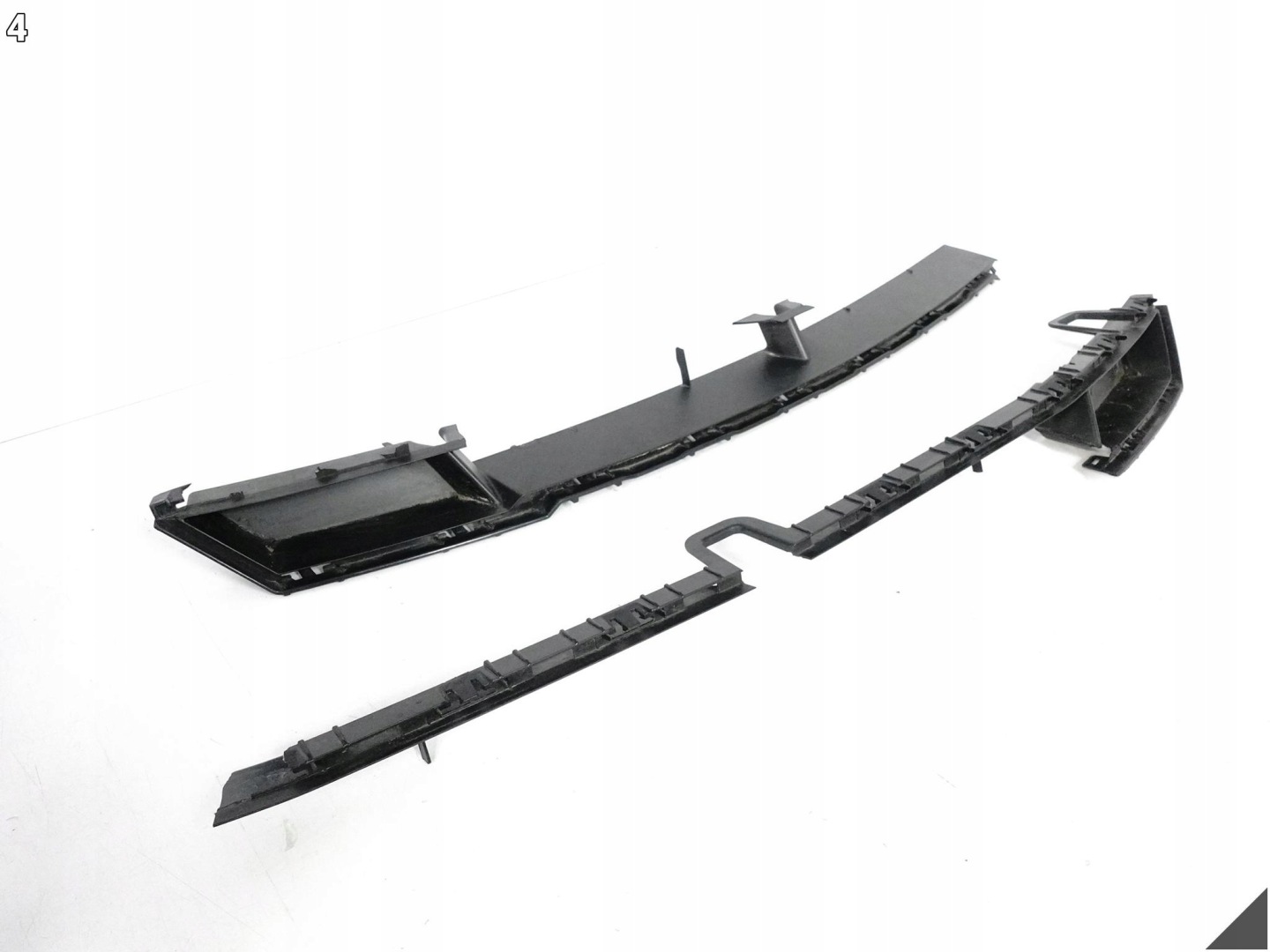 LAMBORGHINI URUS S PERFORMANTE 4ML 18- intake grid pillar support front