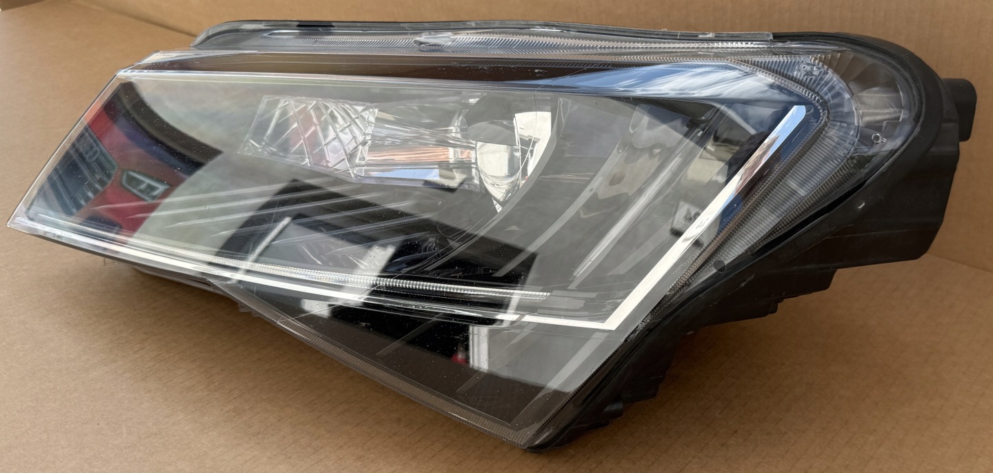 light SKODA SUPERB III 3V1941015B left original as new