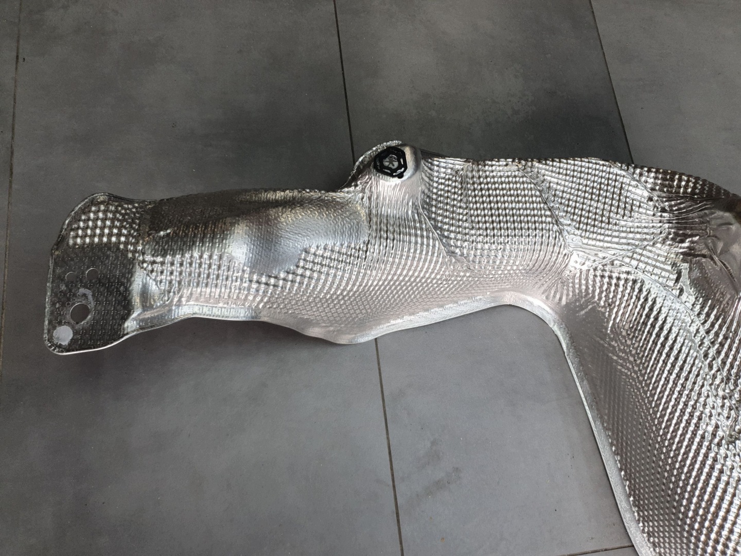 Audi A3 8Y kryt termiczna výfuku 5Q0825735B